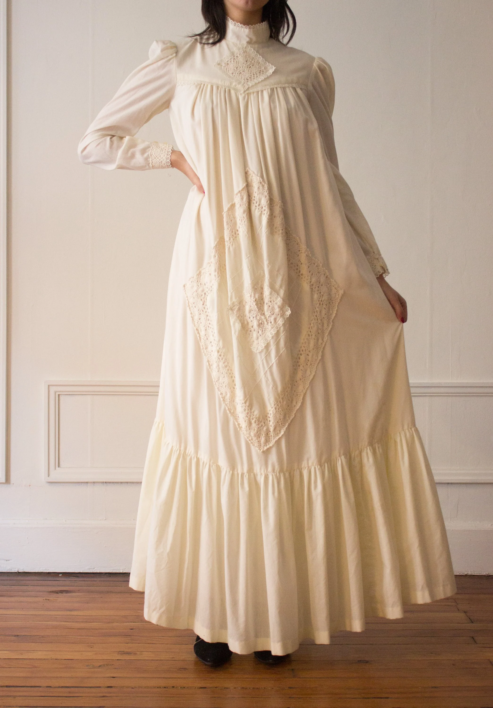 long white peasant dress Women's Renaissance Chemise  100% Cotton Medieval  Off fairy tale 1970s Creme Voile Peasant Dress
