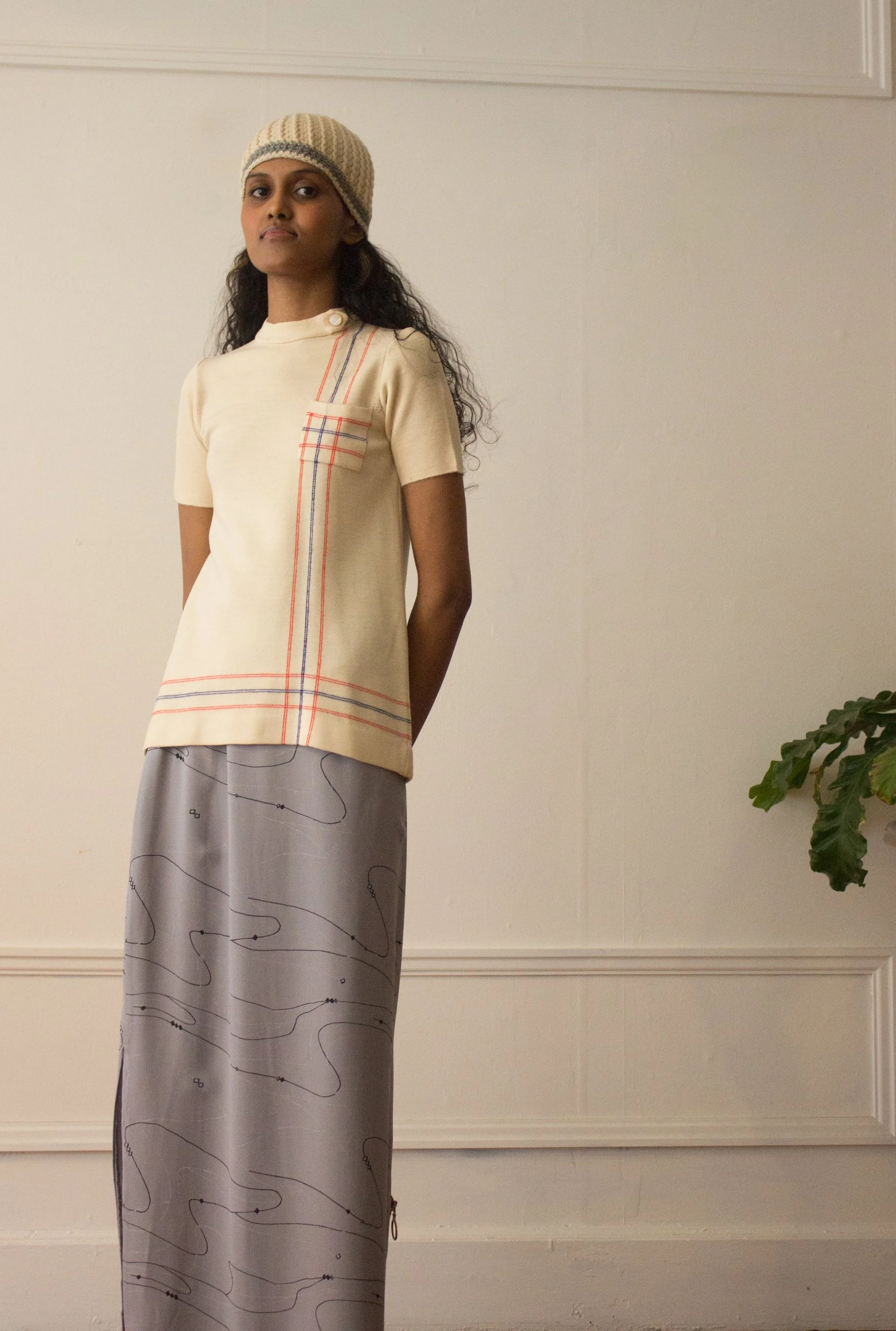 60s top and modern skirt hat (3 of 5).jpg