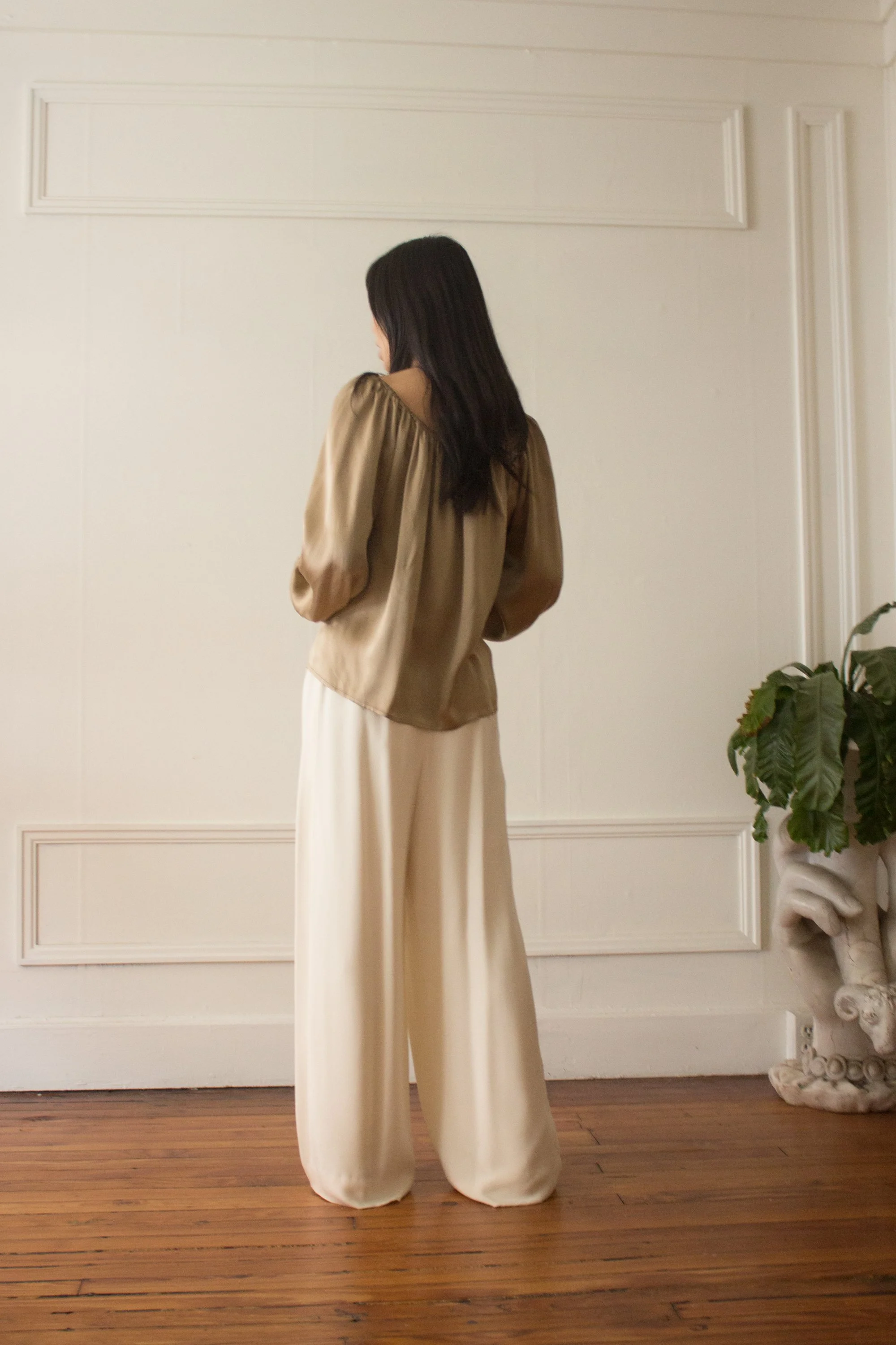 cream pants and tops (11 of 21).jpg