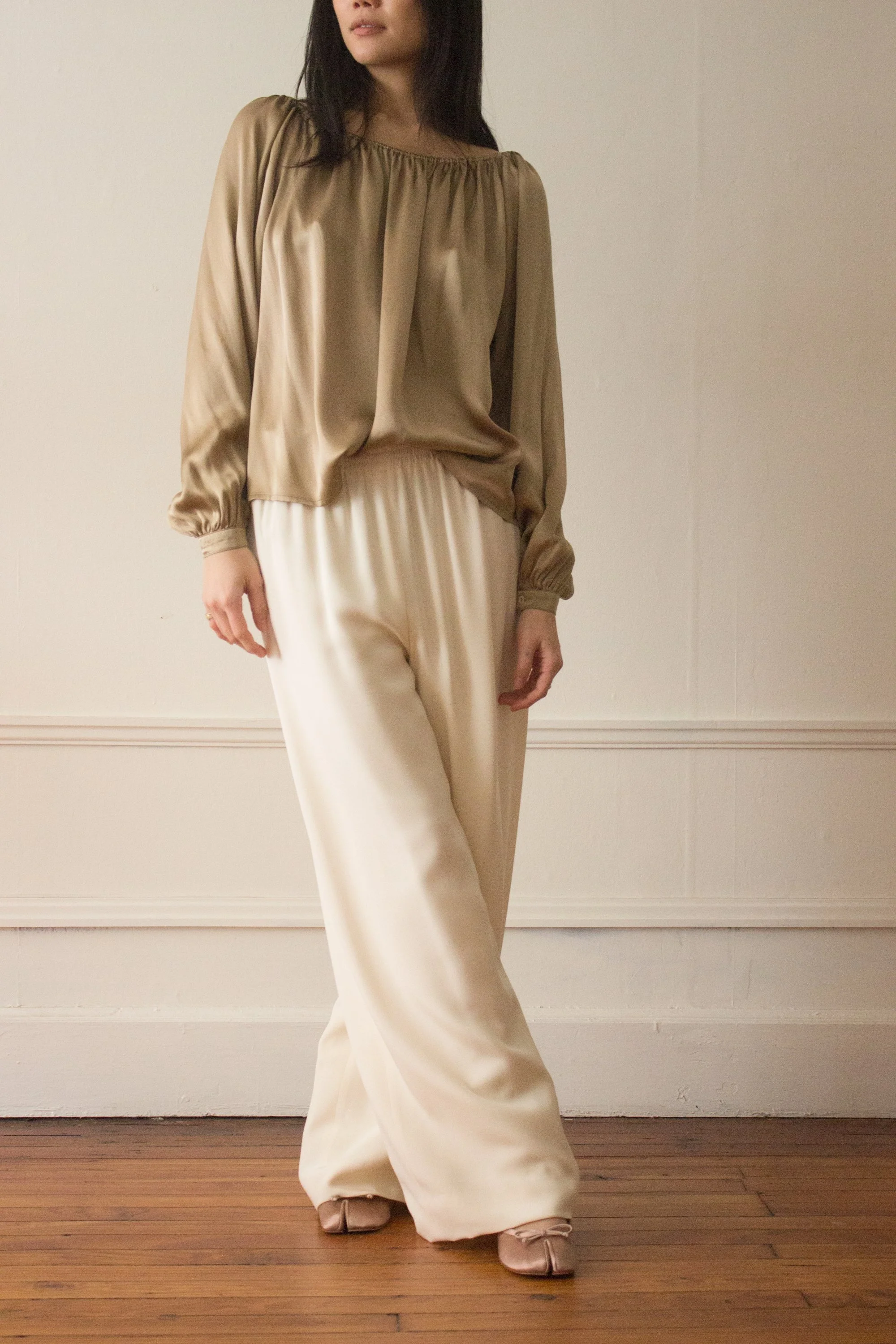 cream pants and tops (13 of 21).jpg