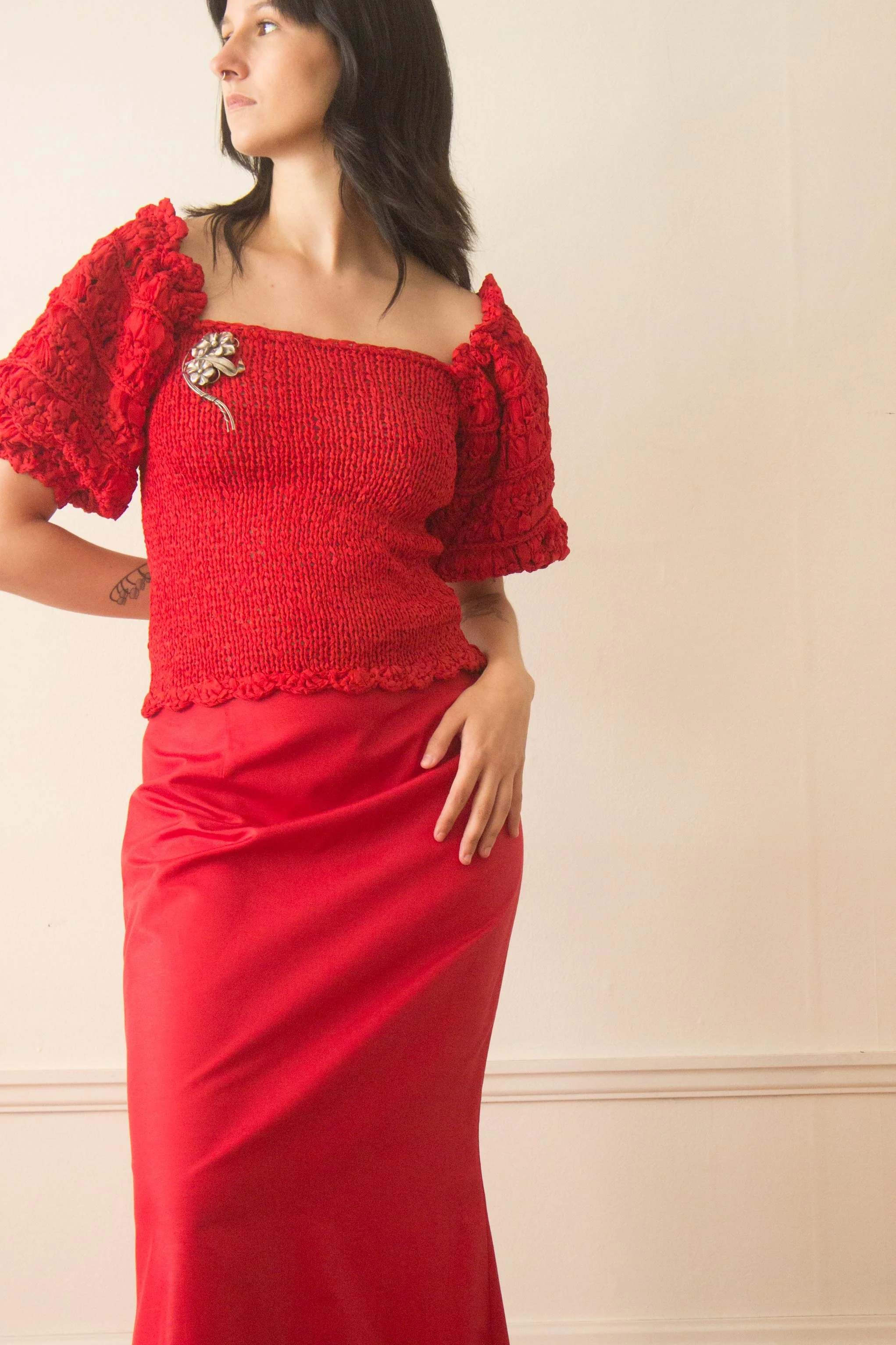 red puff sleeve (4 of 12).jpg