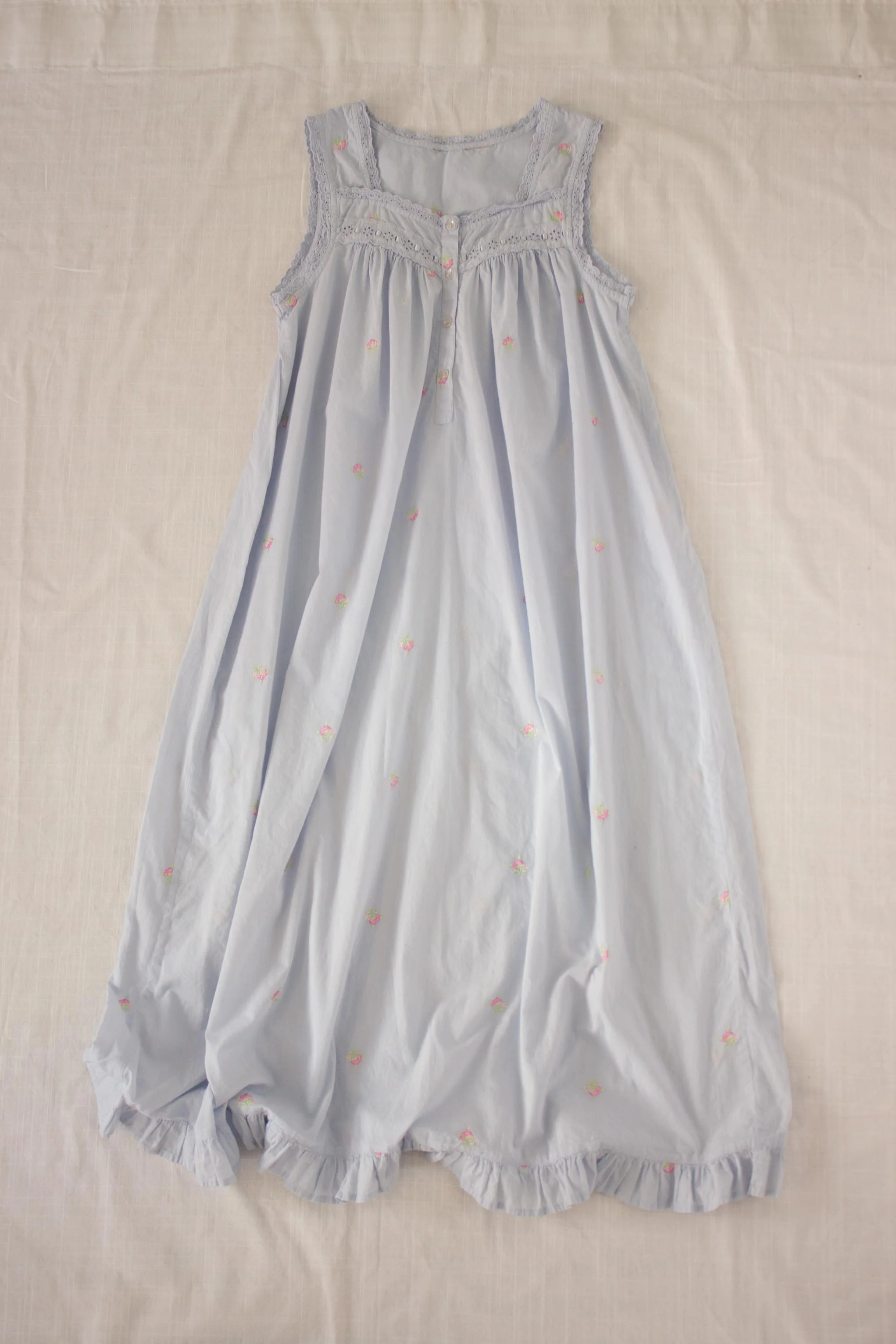 embroidered nightgown (1 of 3).jpg