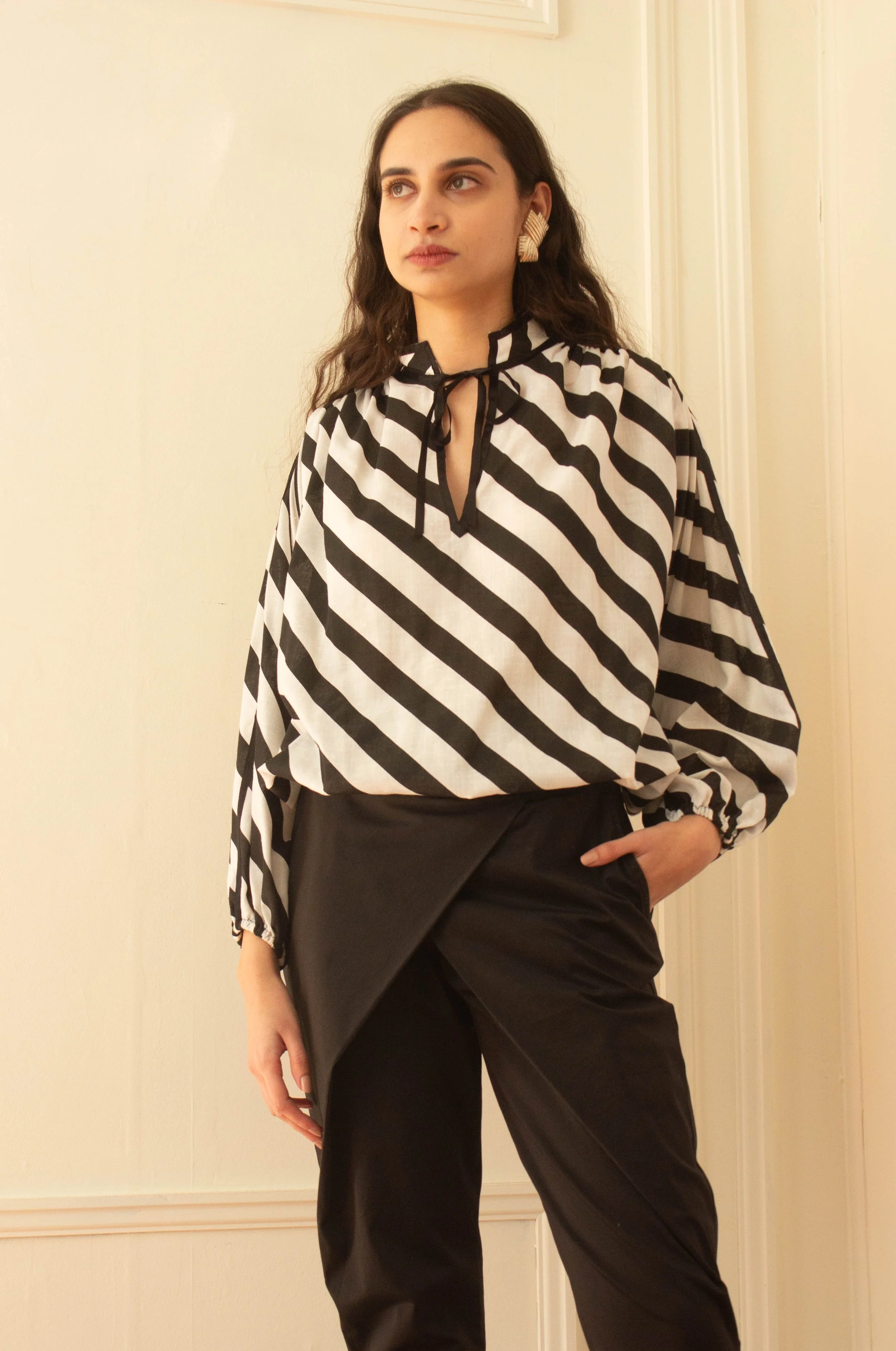 bw blouse (2 of 4).jpg