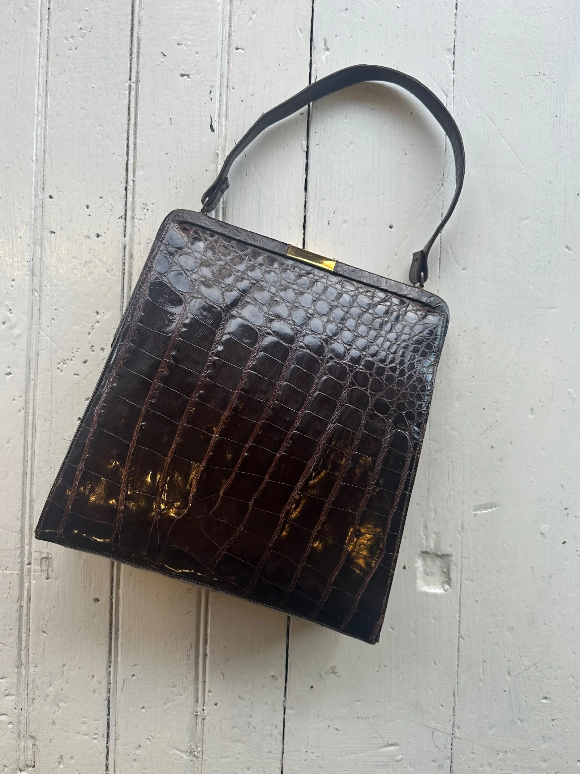 0AD268F7-208A-4EEF-BBE6-7E88F6AFD78A