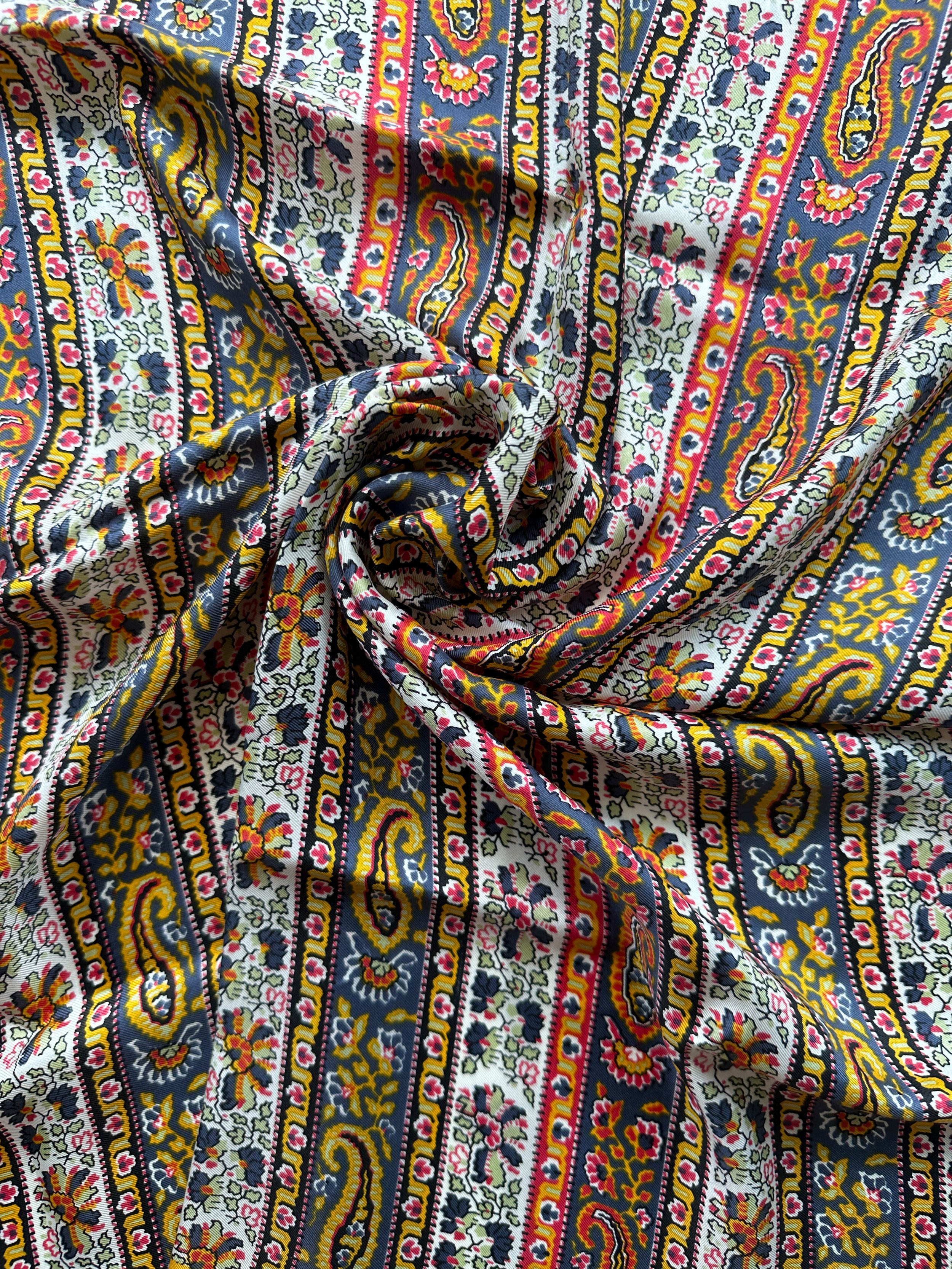 echo scarf (2 of 3).jpg