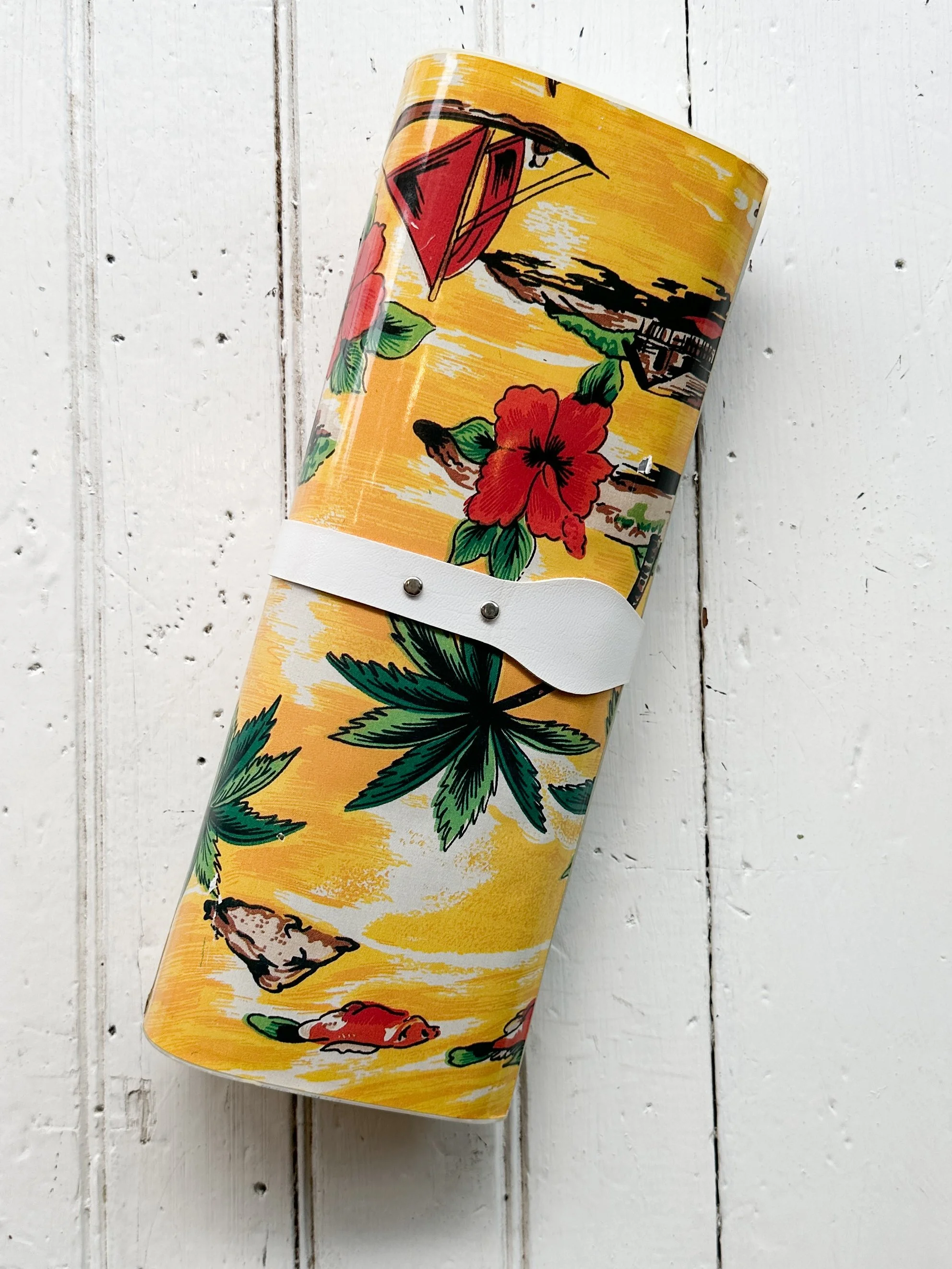 HAWAIIAN MAGAZINE CLUTCH (2 of 3).jpg