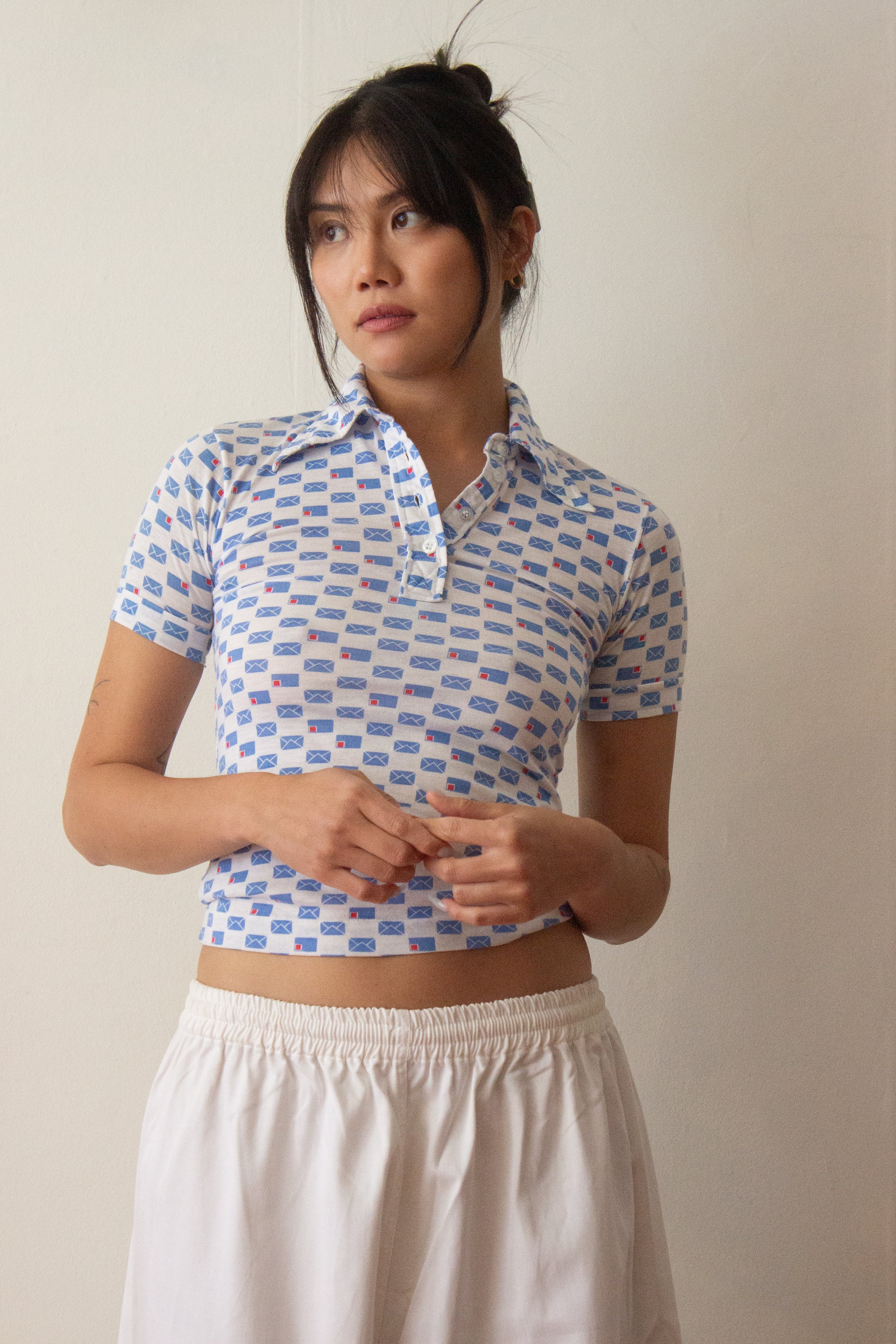 envelope tee (3 of 4).jpg