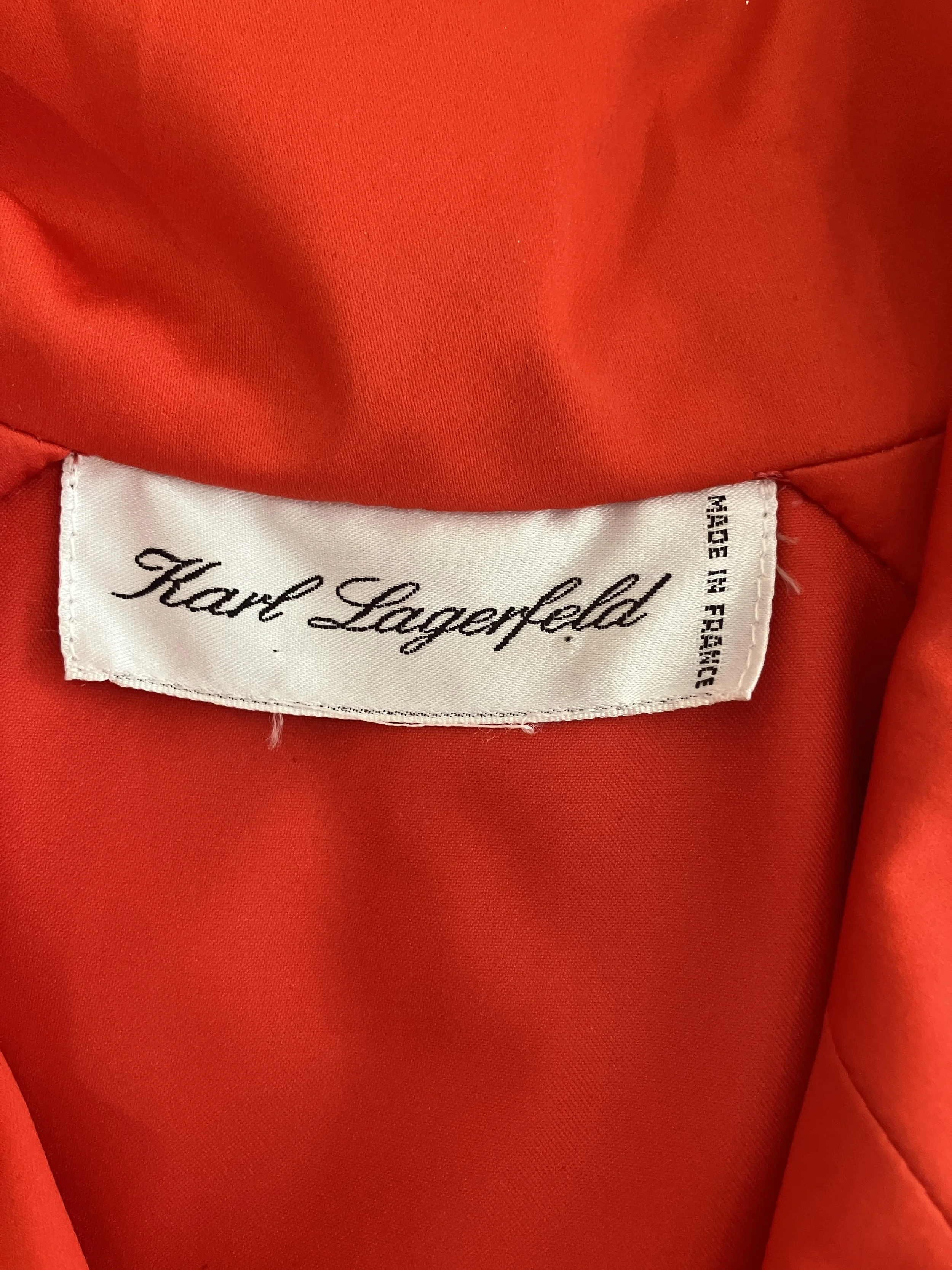 red trapeze tag.JPG