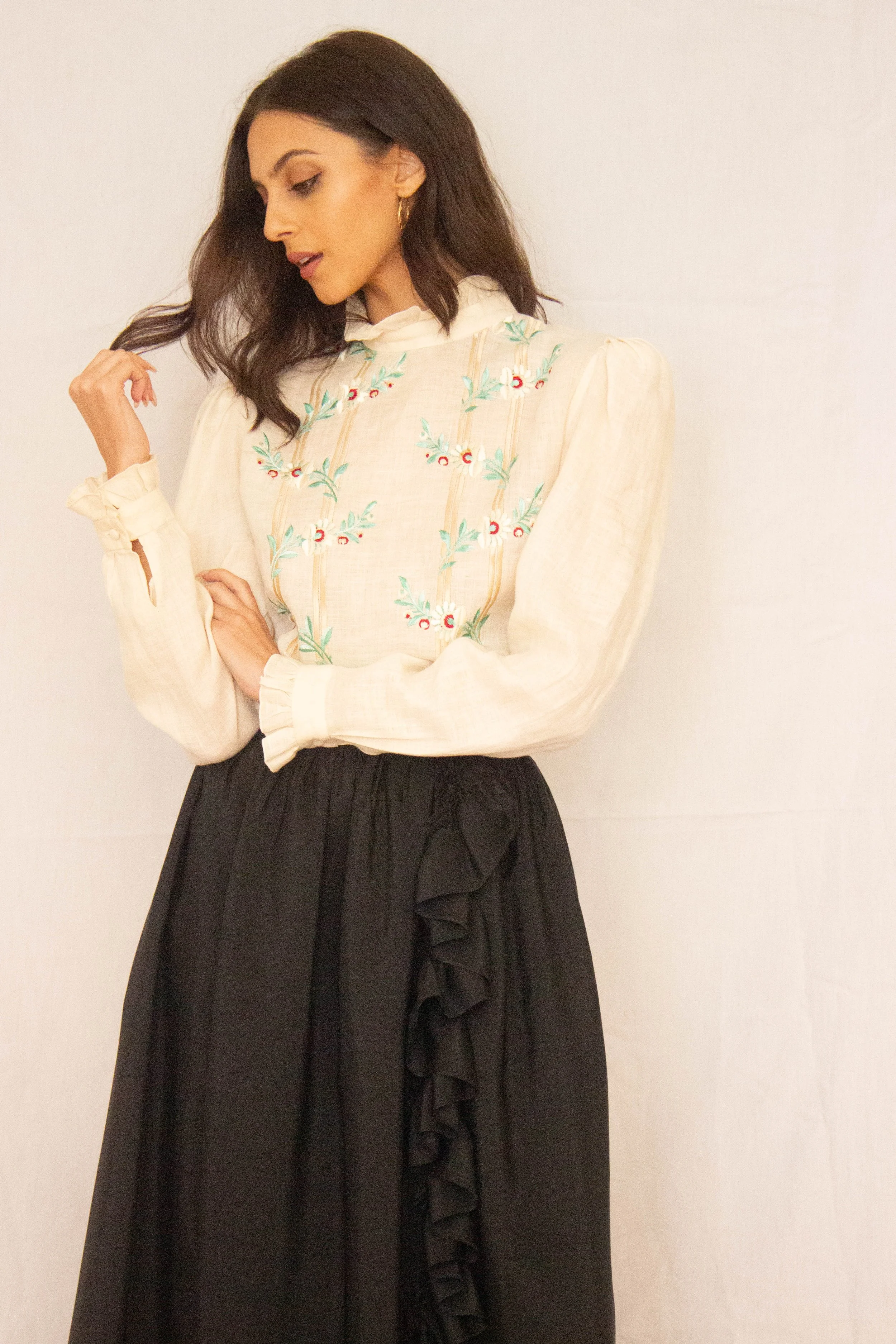 embroidered linen blouse (2 of 4).jpg
