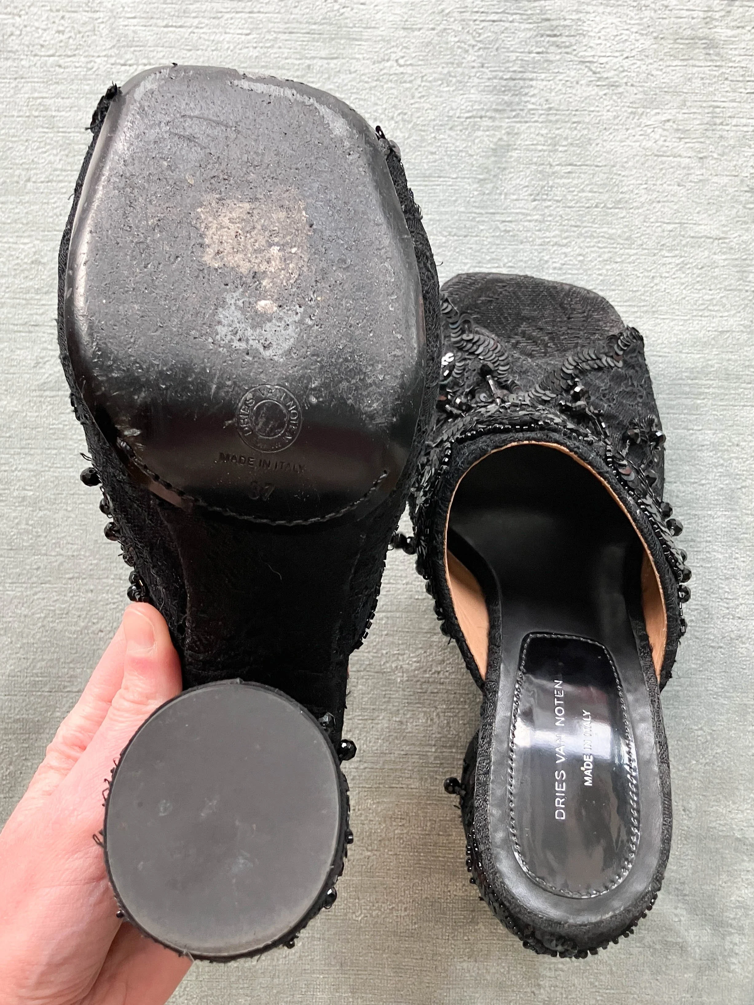 dries shoes (4 of 5).jpg