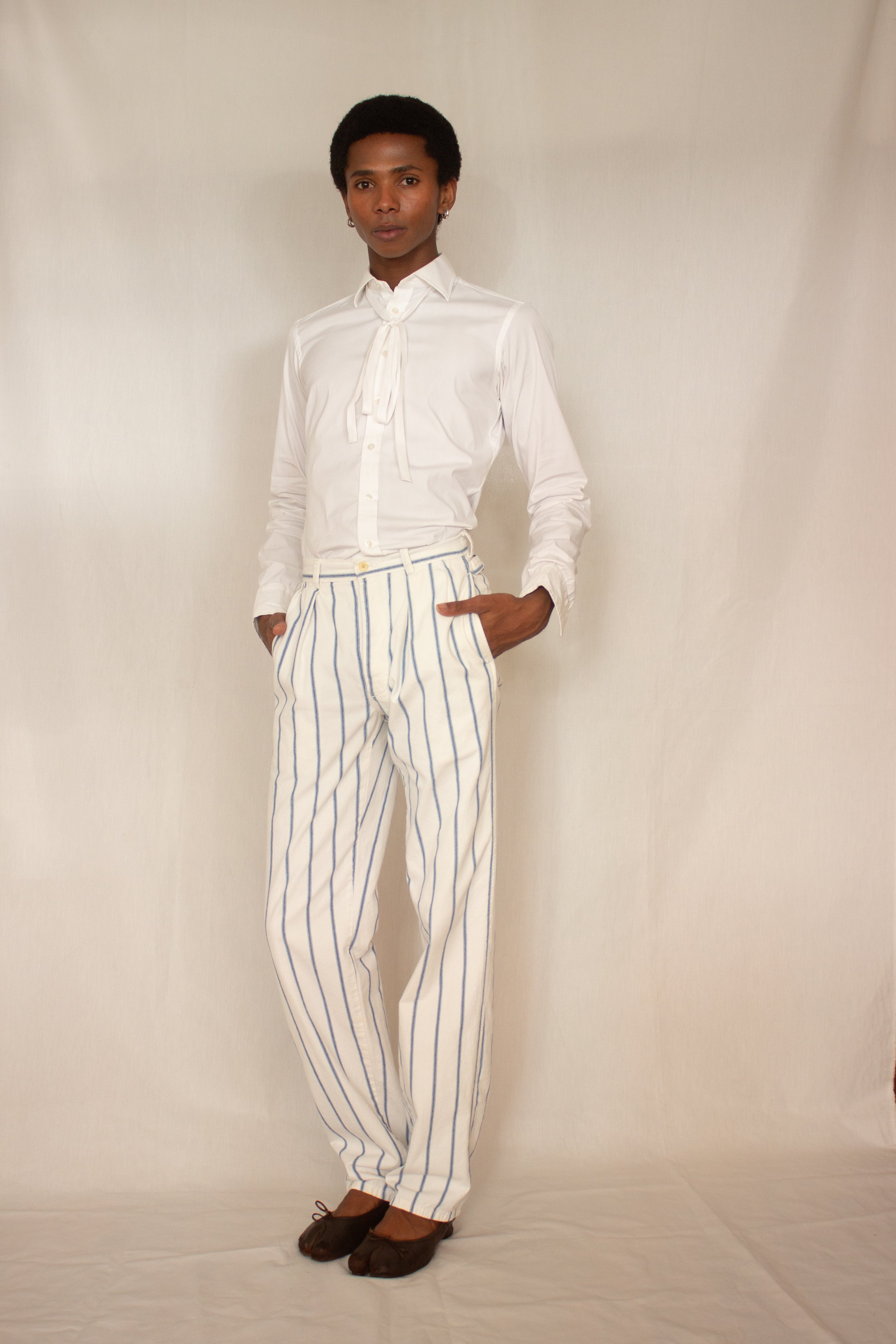 white and blue outfit (6 of 8).jpg