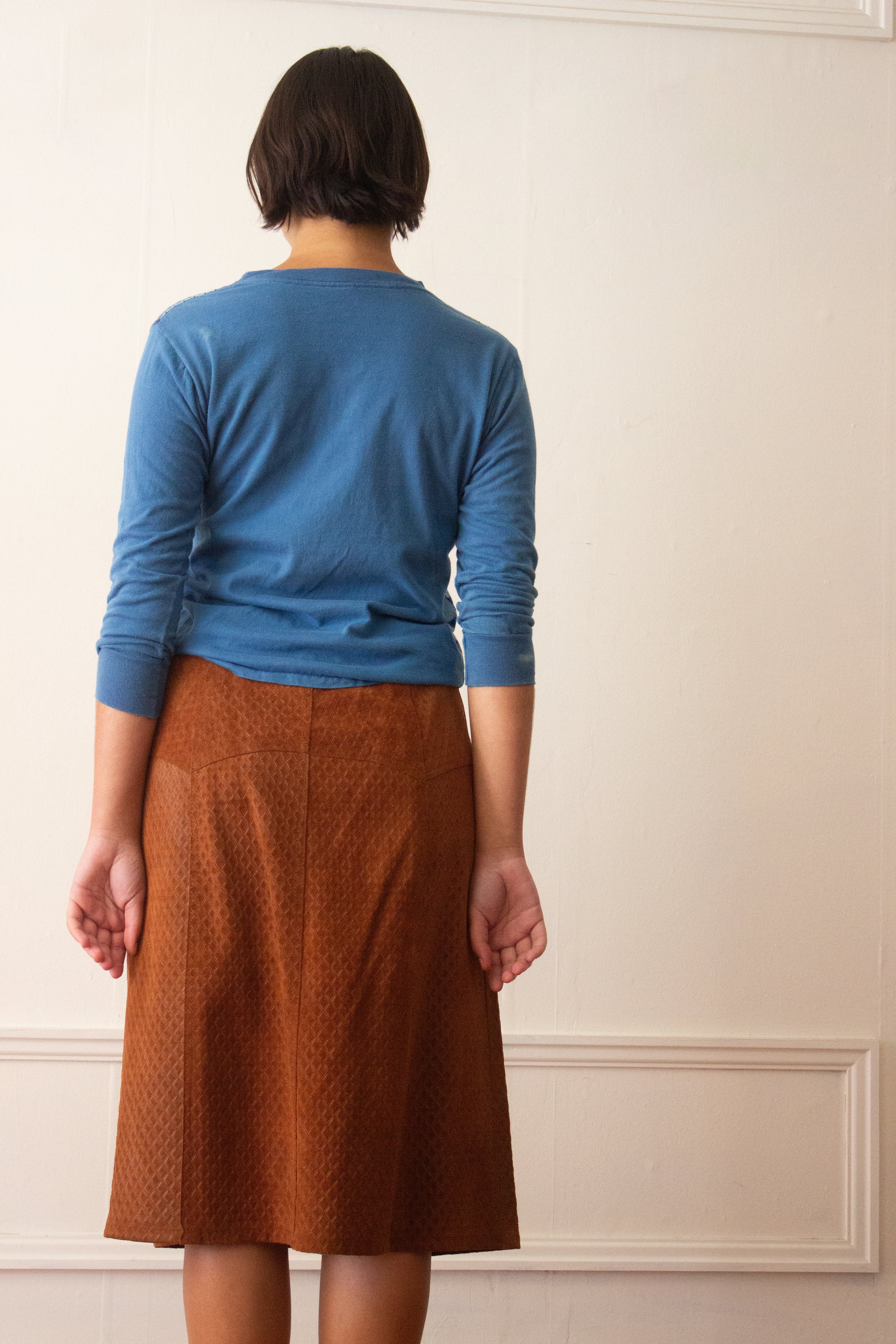 blue tee and suede skirt (4 of 4).jpg