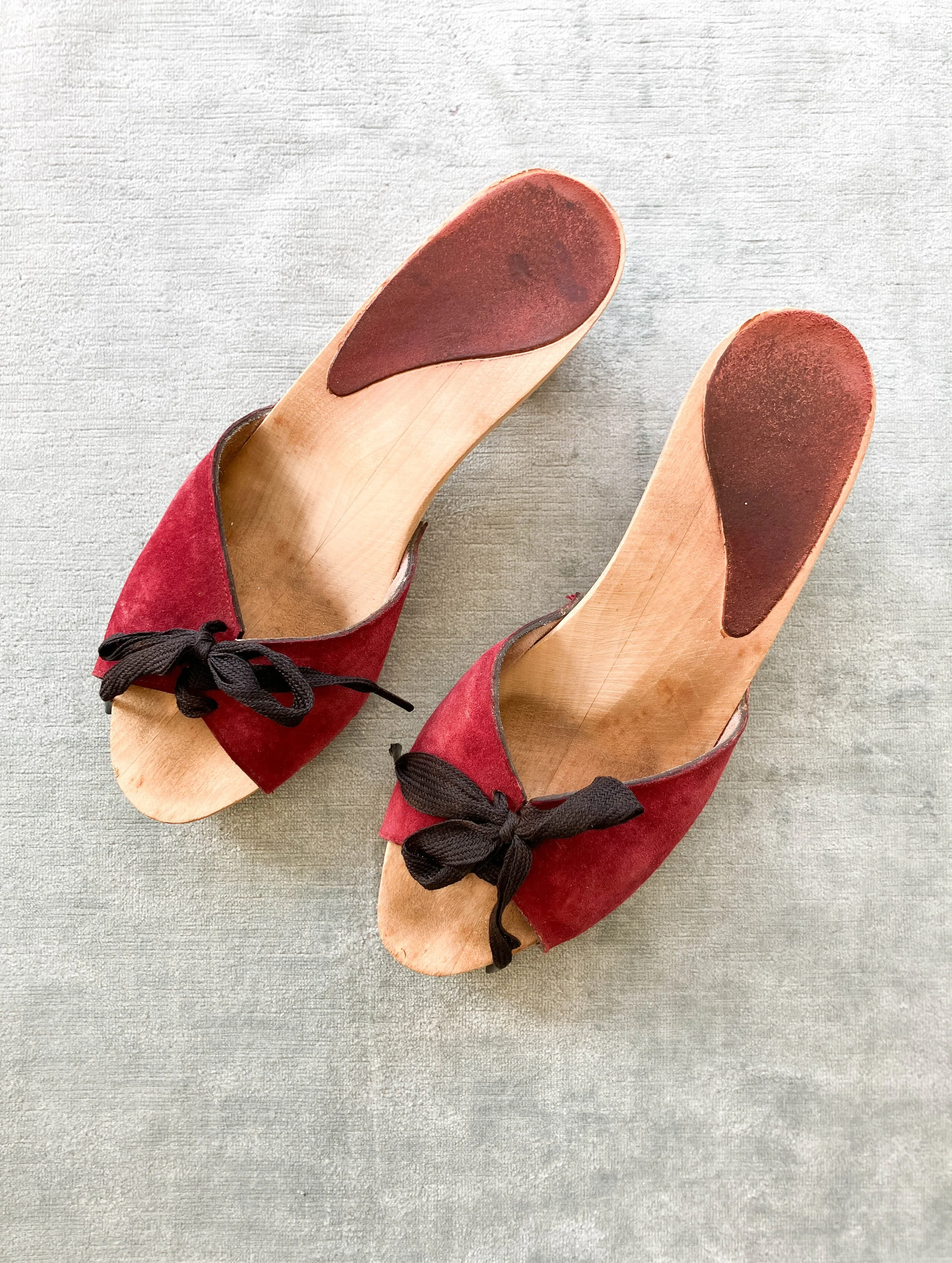 reddish clogs (1 of 6).jpg