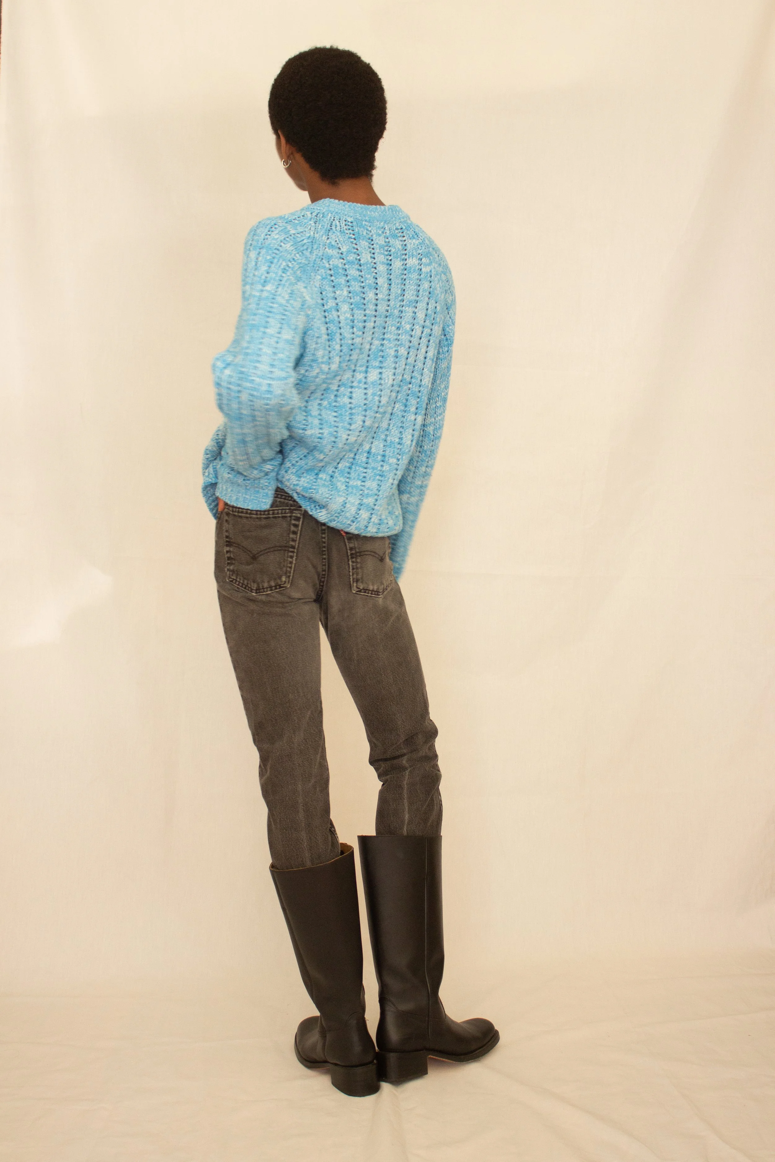 blue sweater and levis (8 of 8).jpg