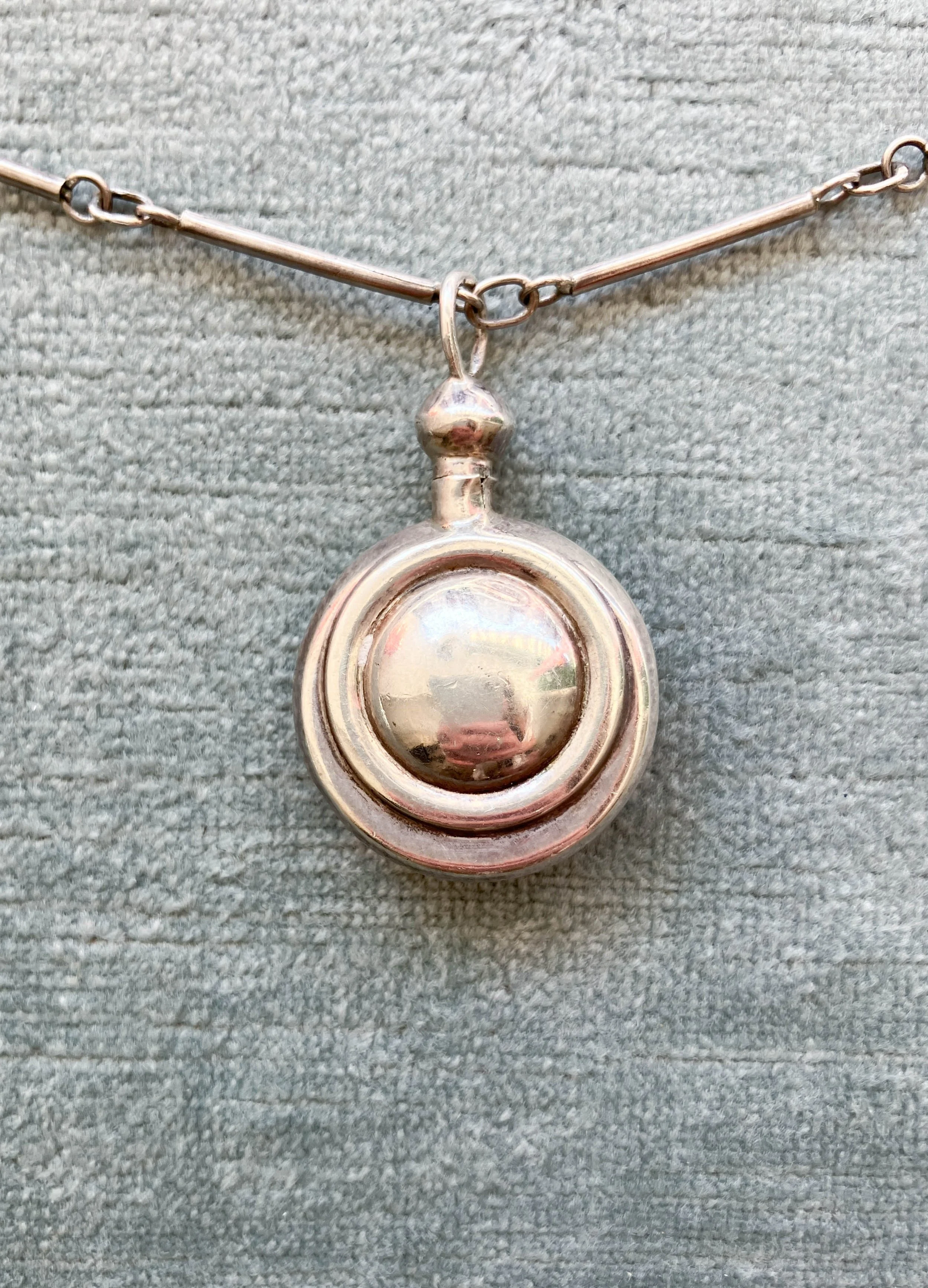 perfume pendant (2 of 7).jpg