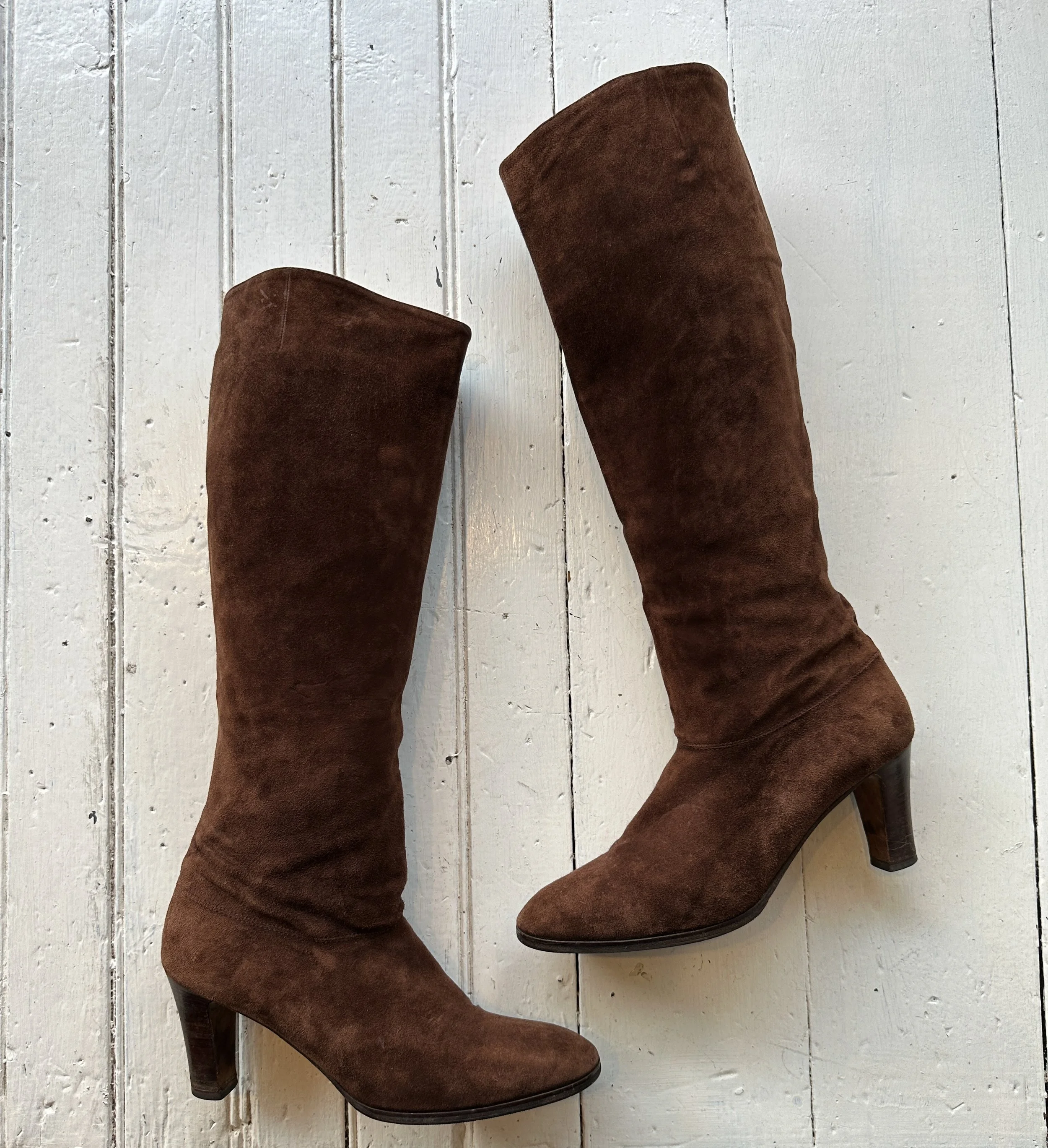 brown suede boots (1 of 5).jpg