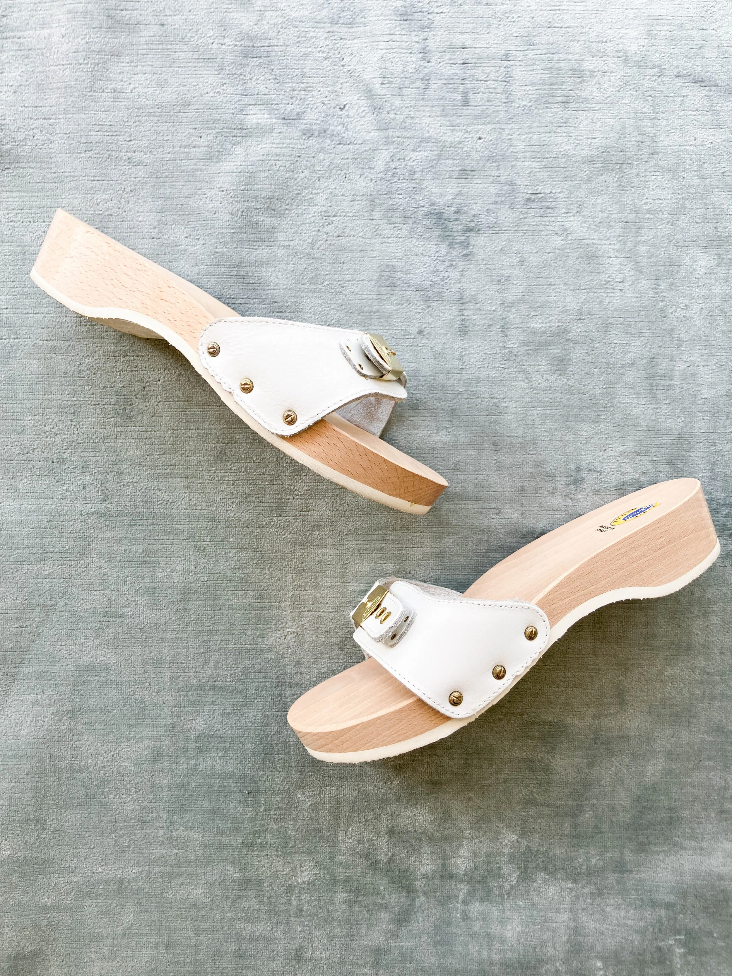 doctor scholls white (6 of 8).jpg