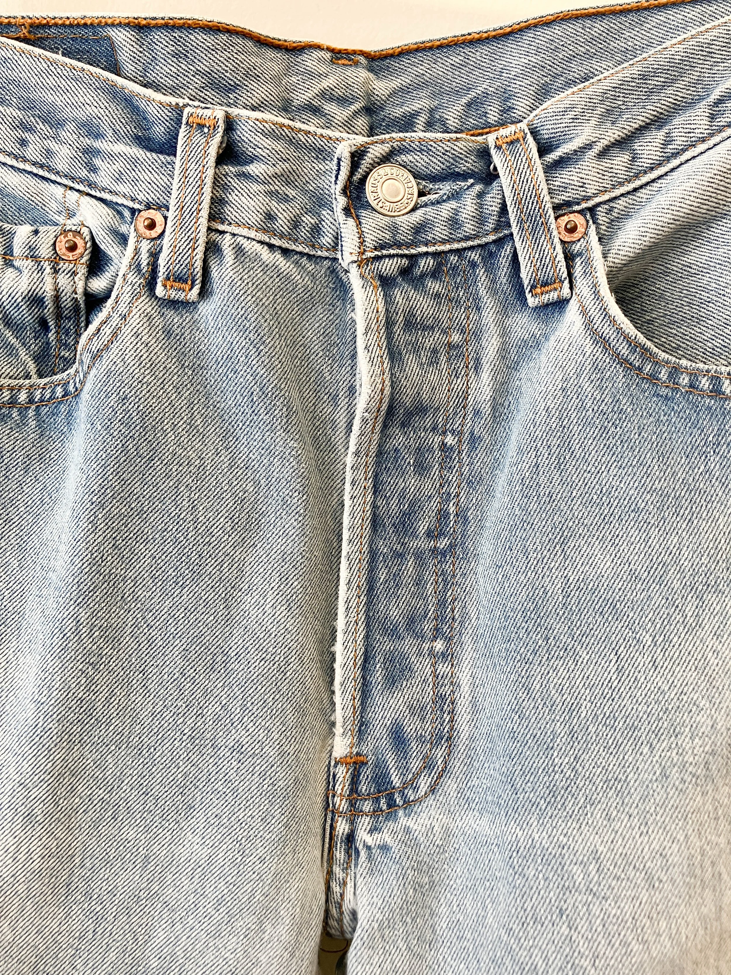 levis with knee (3 of 9).jpg