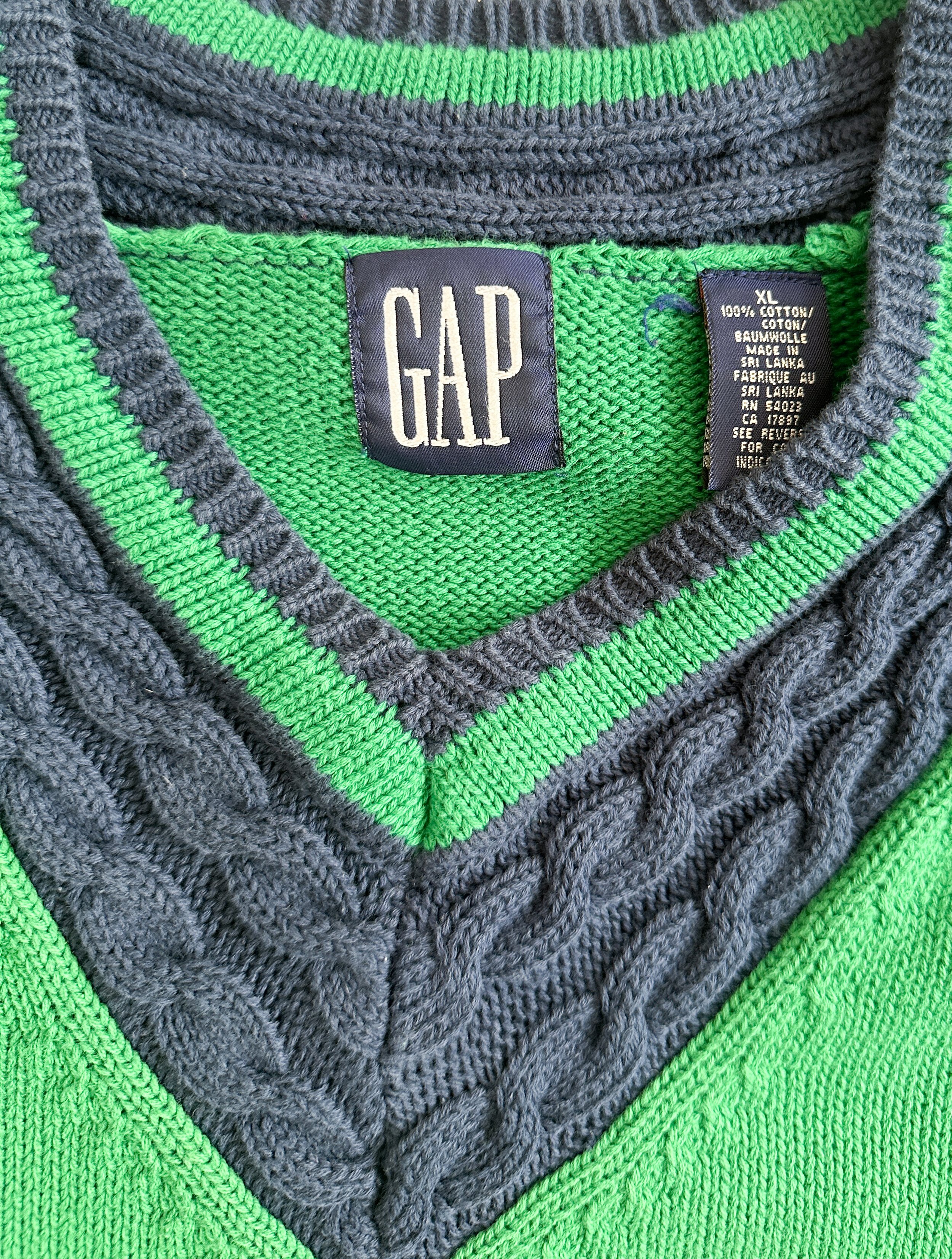gap sweater (2 of 3).jpg
