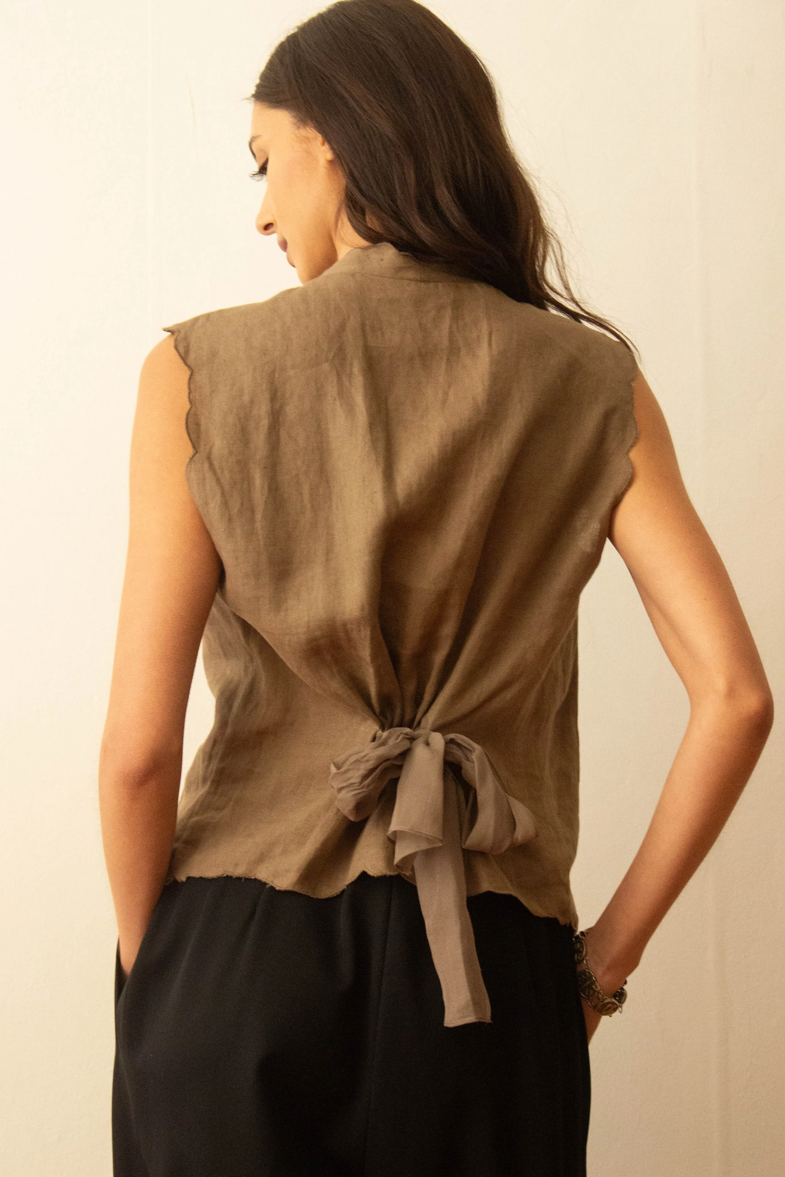 linen scalloped vest final (4 of 4).jpg