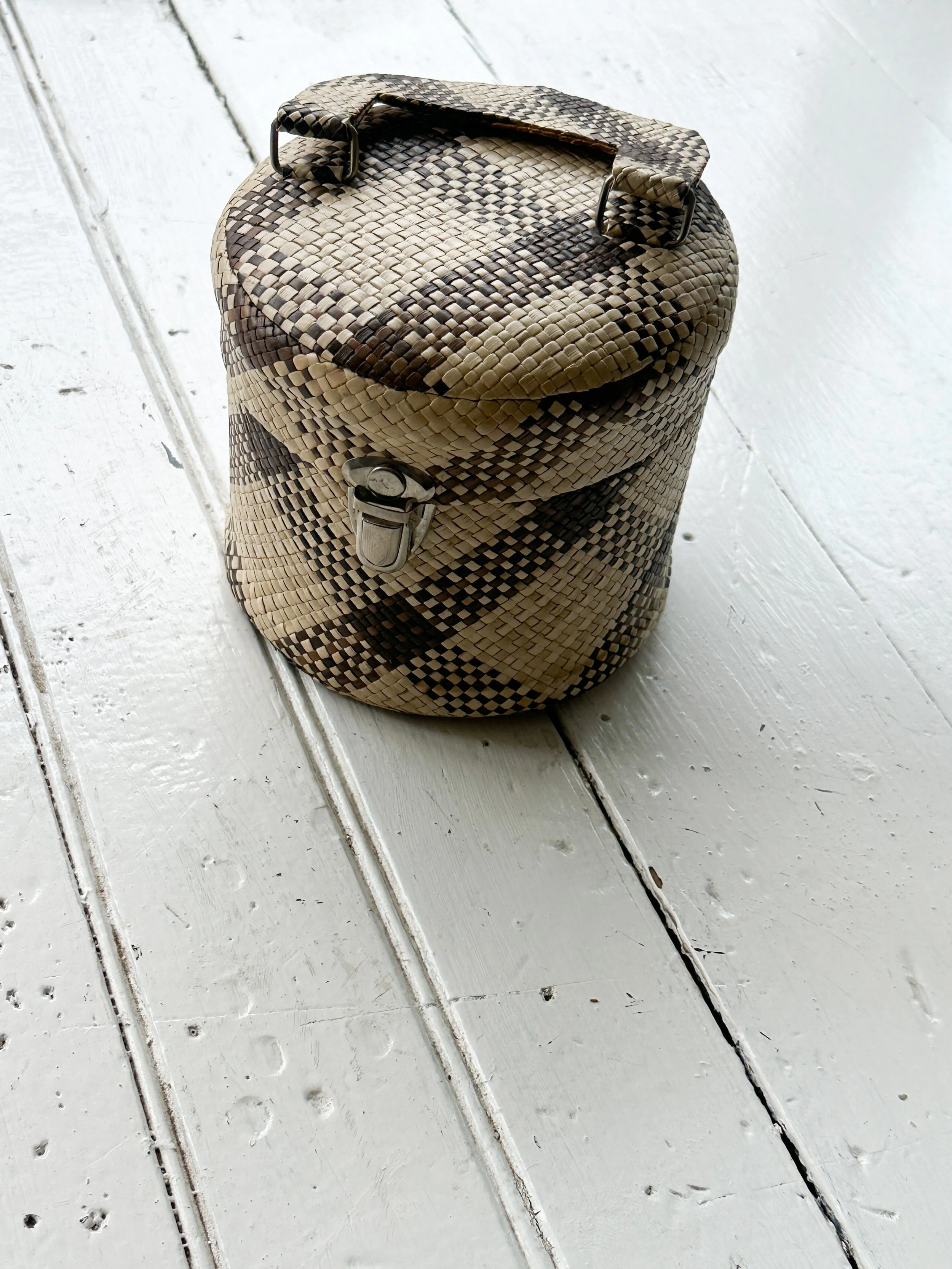 straw bag (1 of 4).jpg