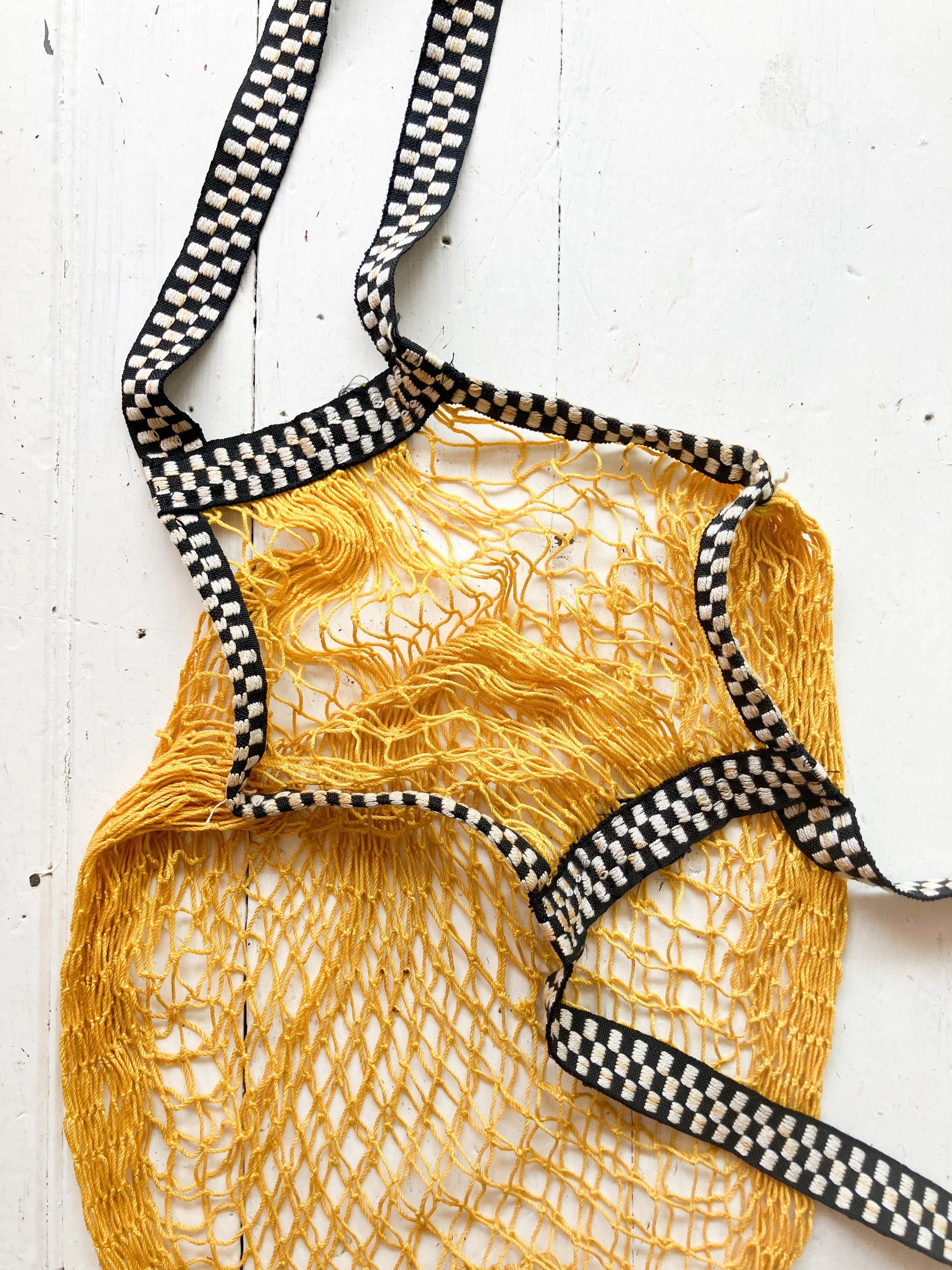 yellow fishnet (3 of 5).jpg
