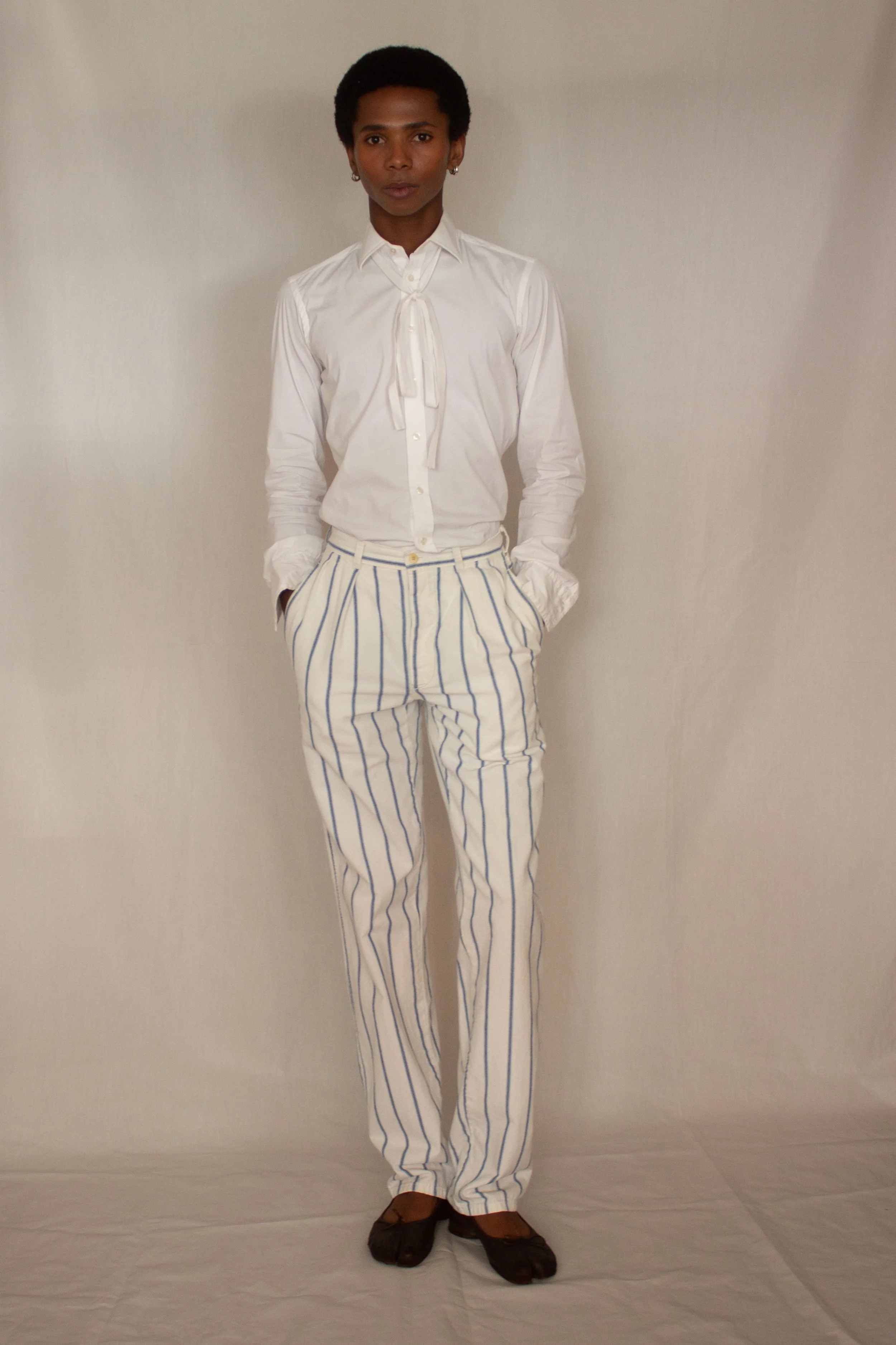white and blue outfit (3 of 8).jpg