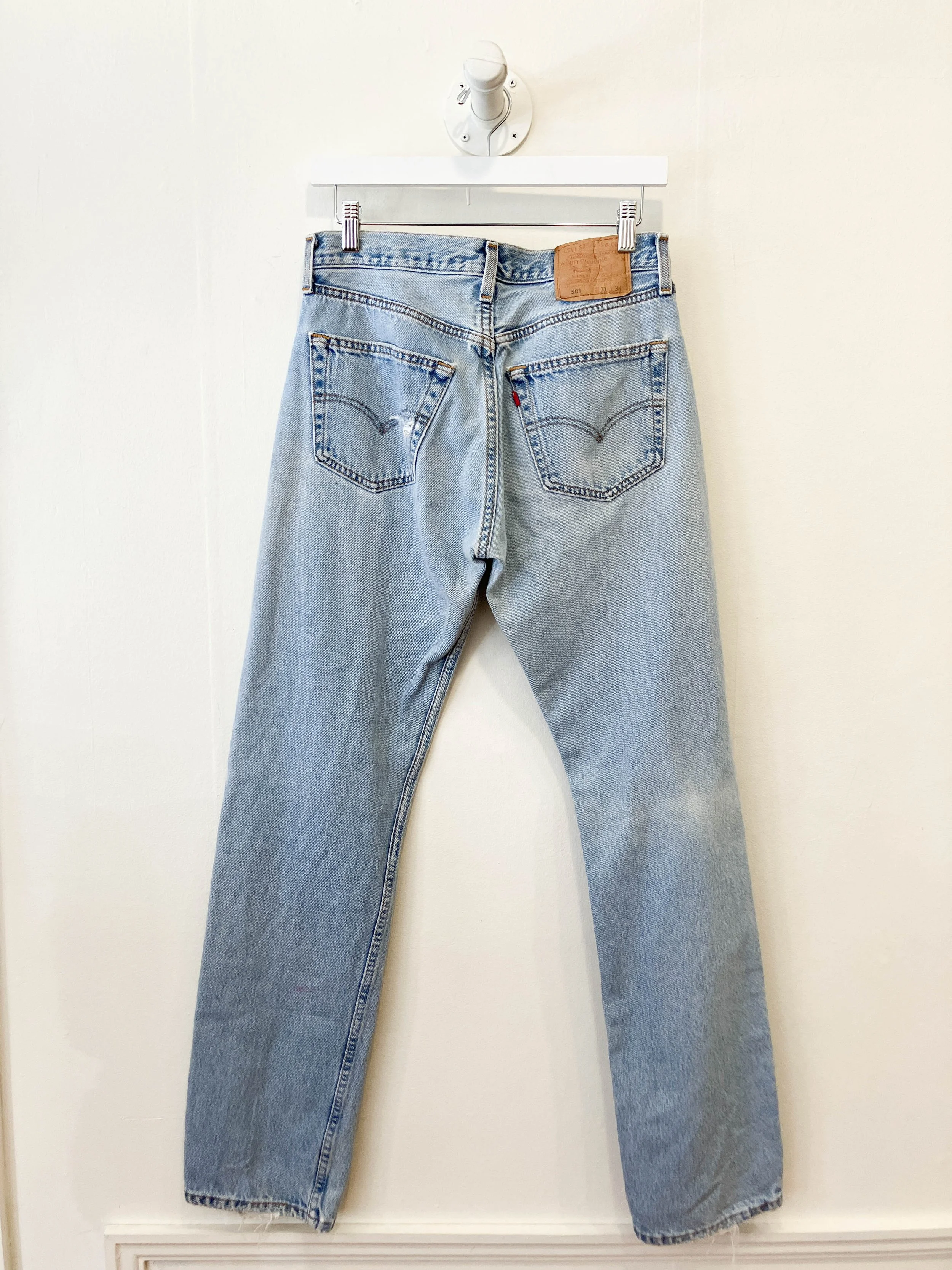 levis with knee (5 of 9).jpg