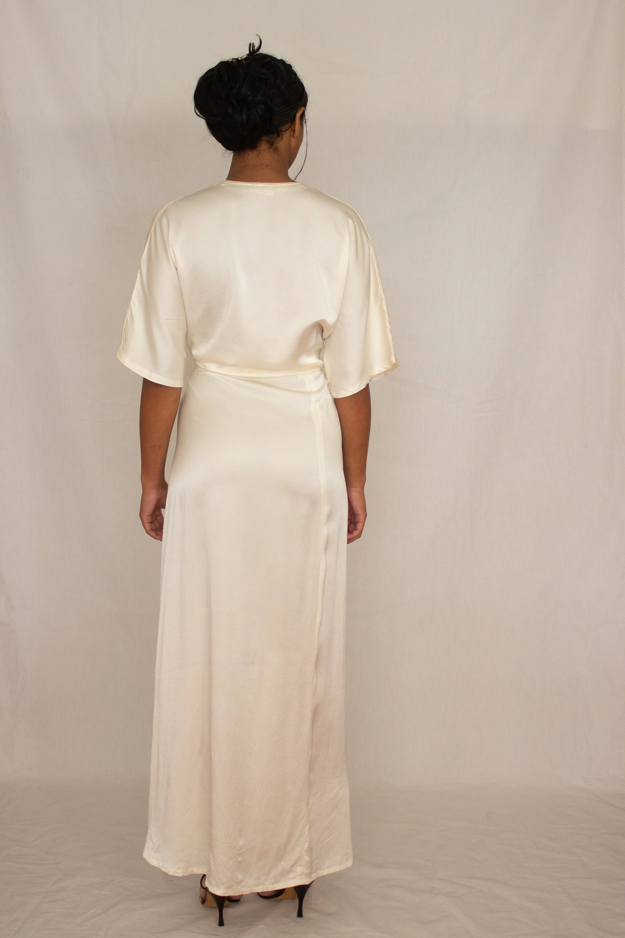 1980s silk charmeuse creme (5 of 6).jpg