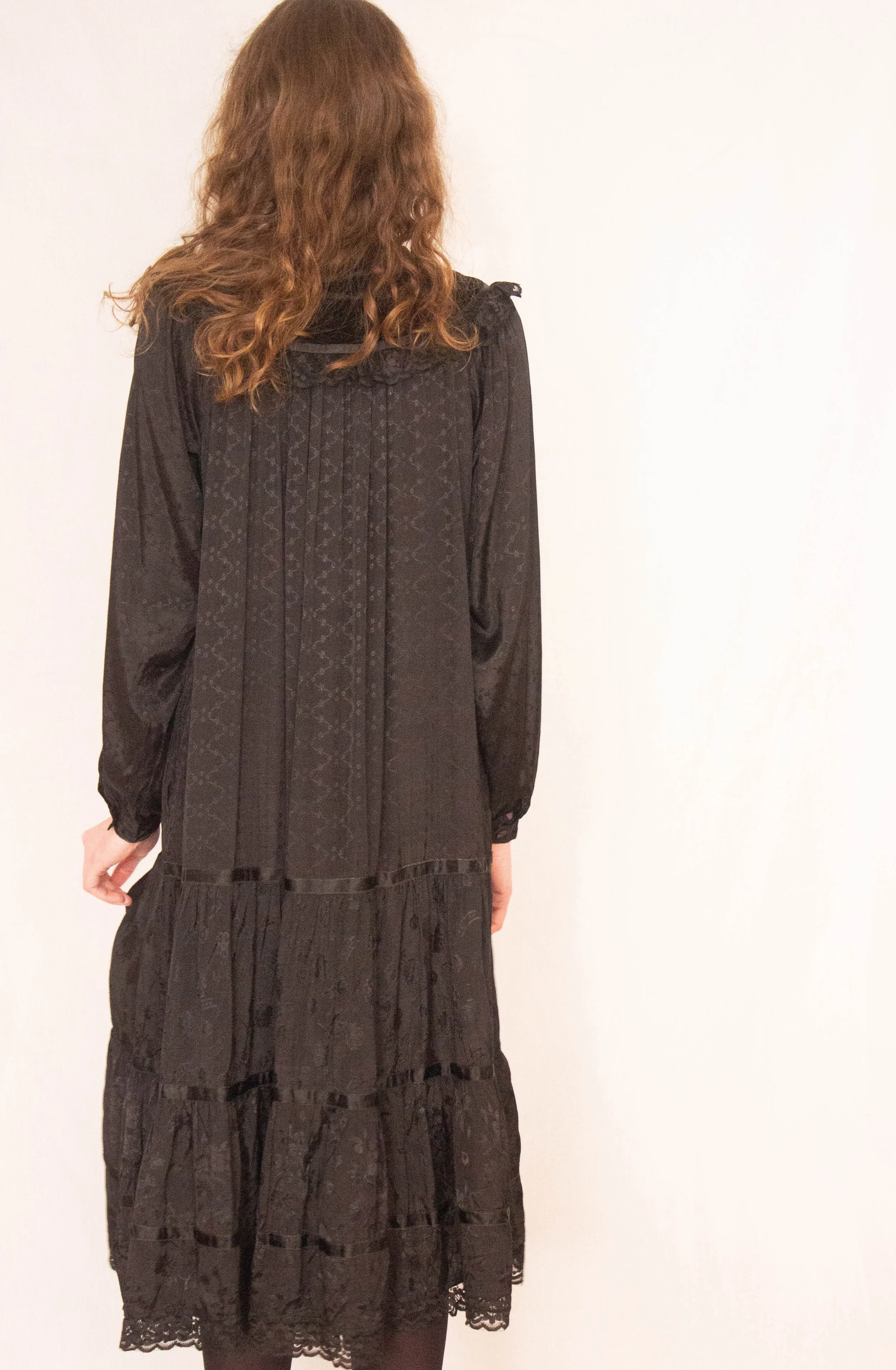 indian gold embroidered dress (7 of 8).jpg