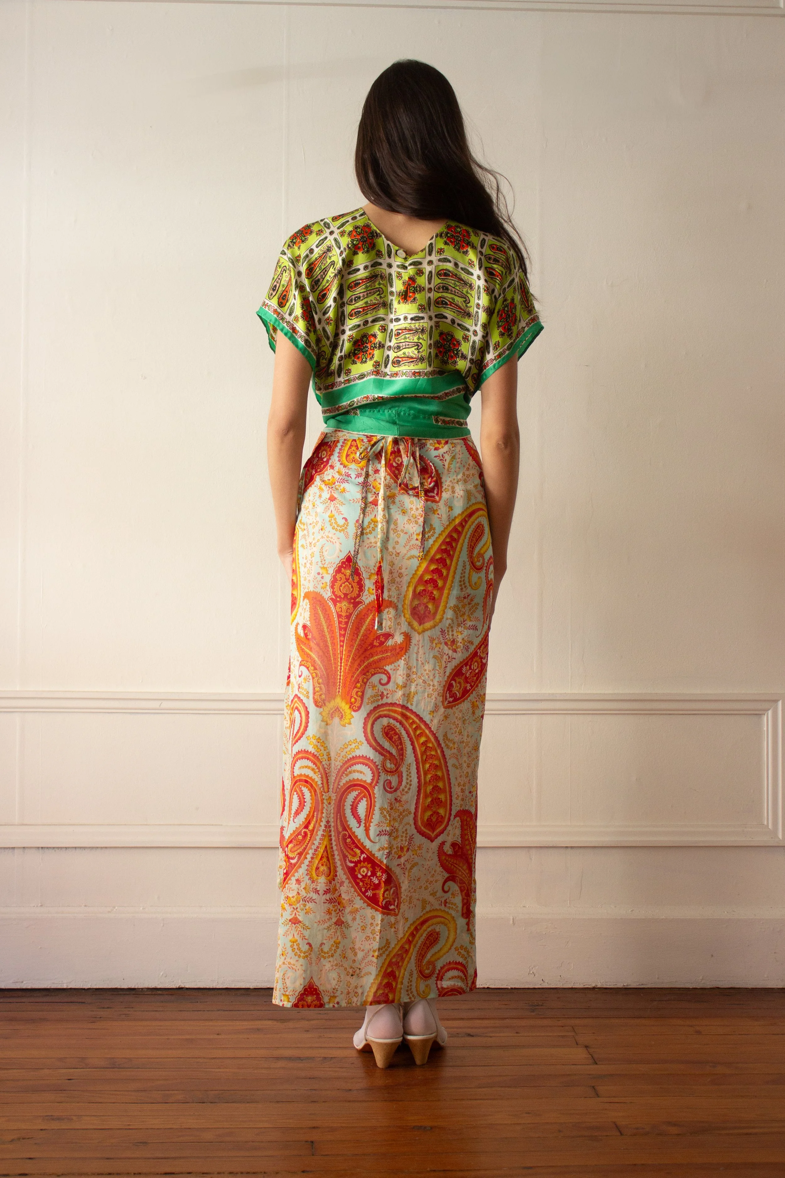 silk top and tempesta skirt (5 of 7).jpg