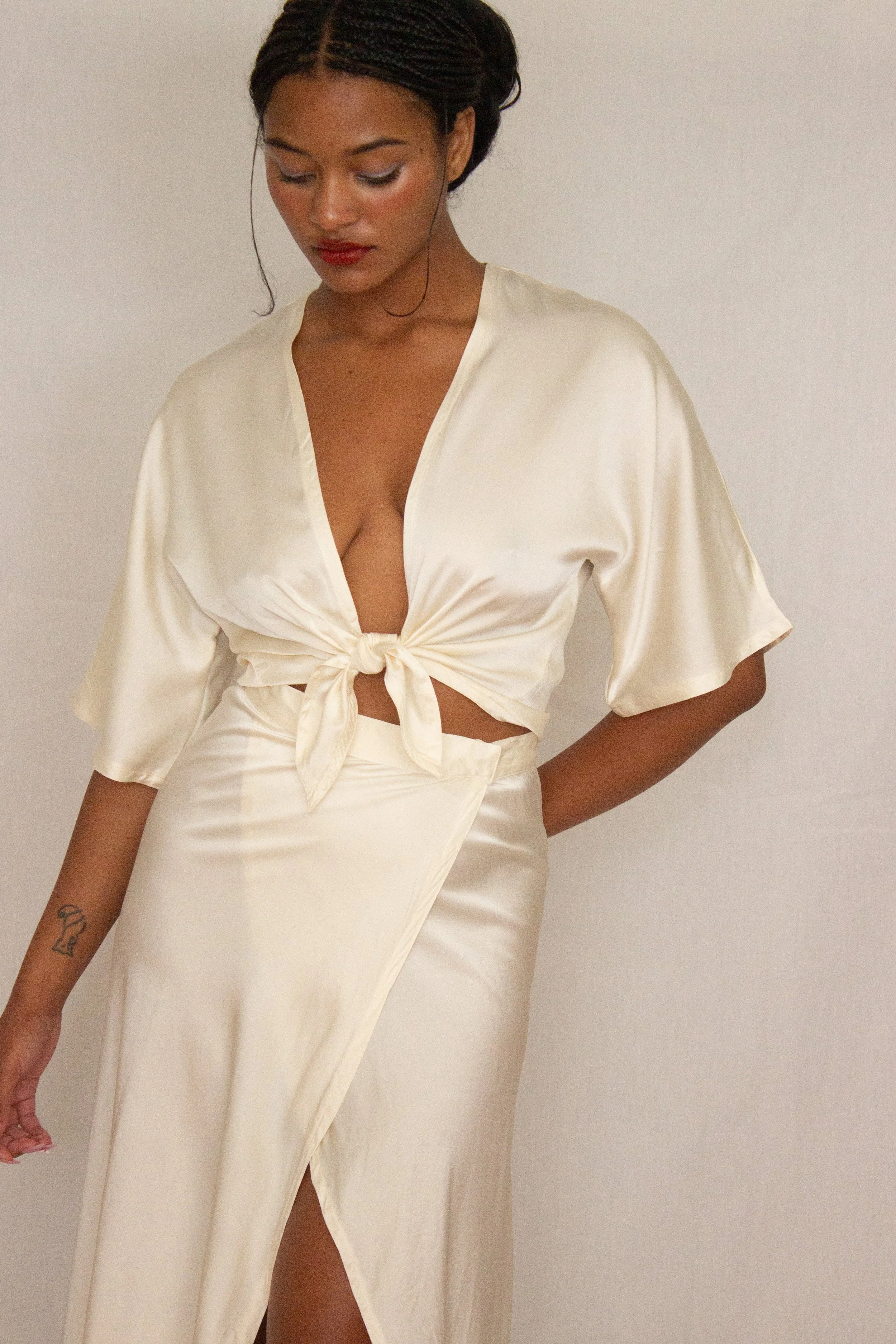 1980s silk charmeuse creme (4 of 6).jpg