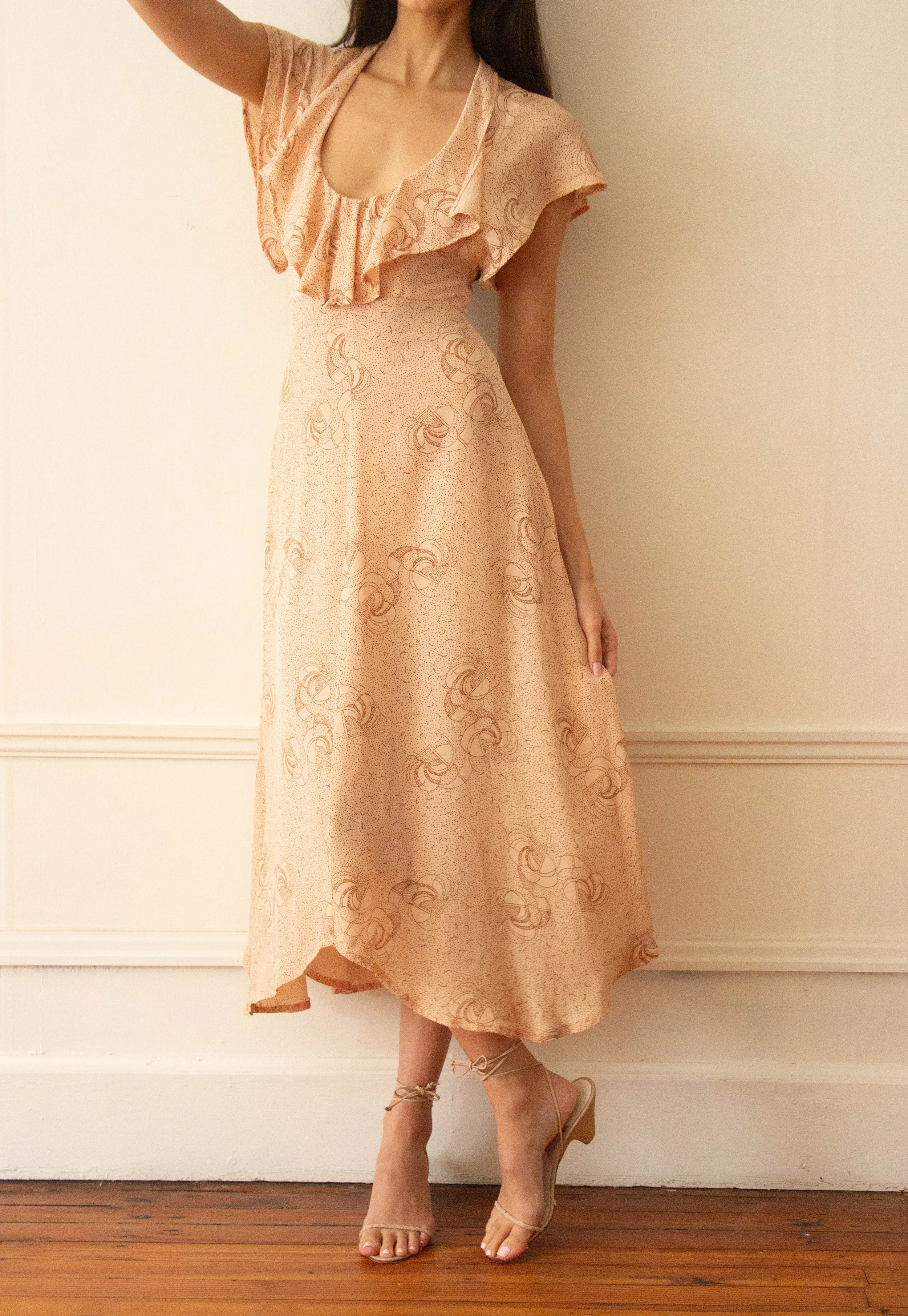 bus stop dress (8 of 13).jpg