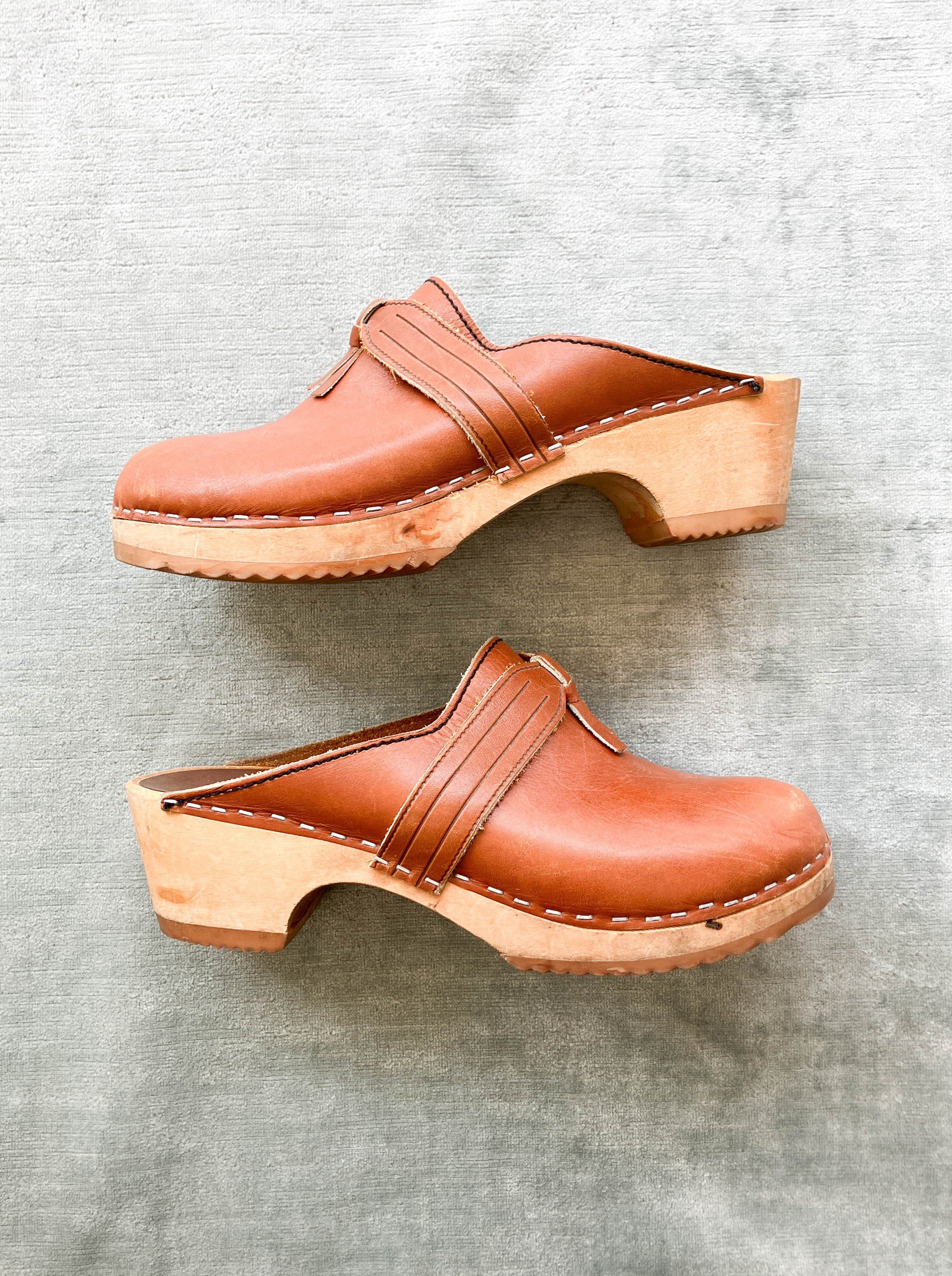 leather clogs (3 of 3).jpg