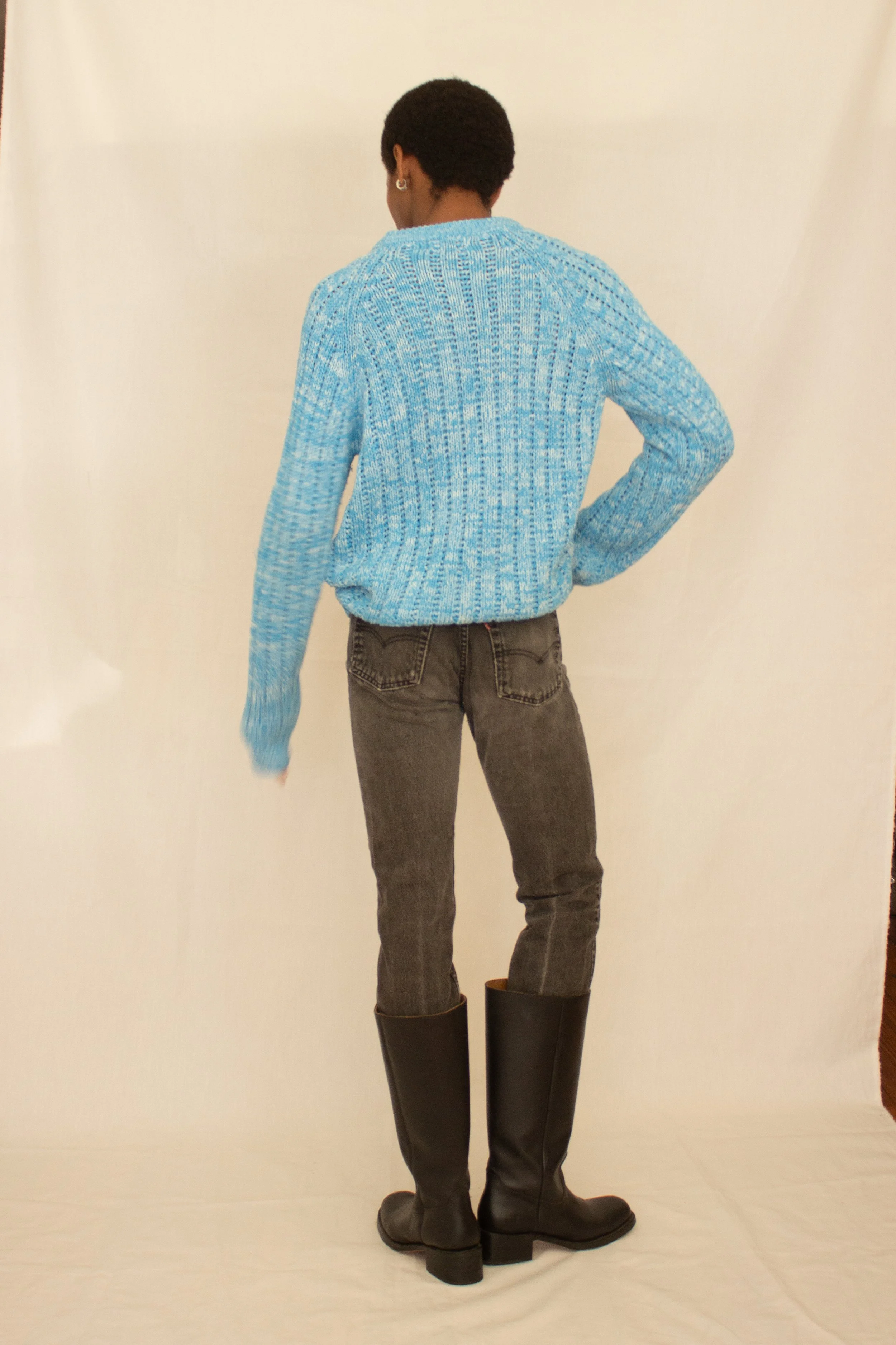 blue sweater and levis (7 of 8).jpg