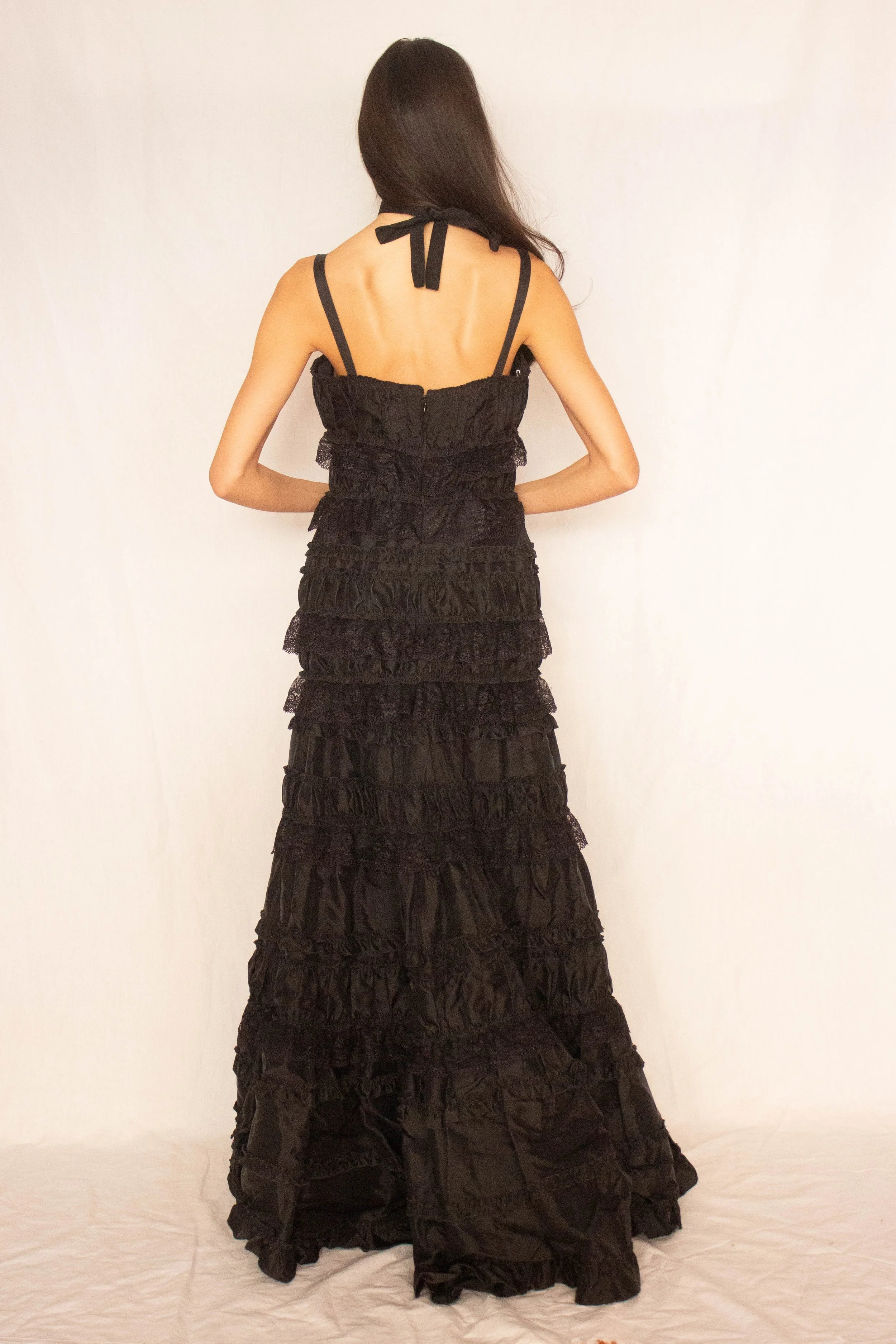 lace gown (6 of 6).jpg