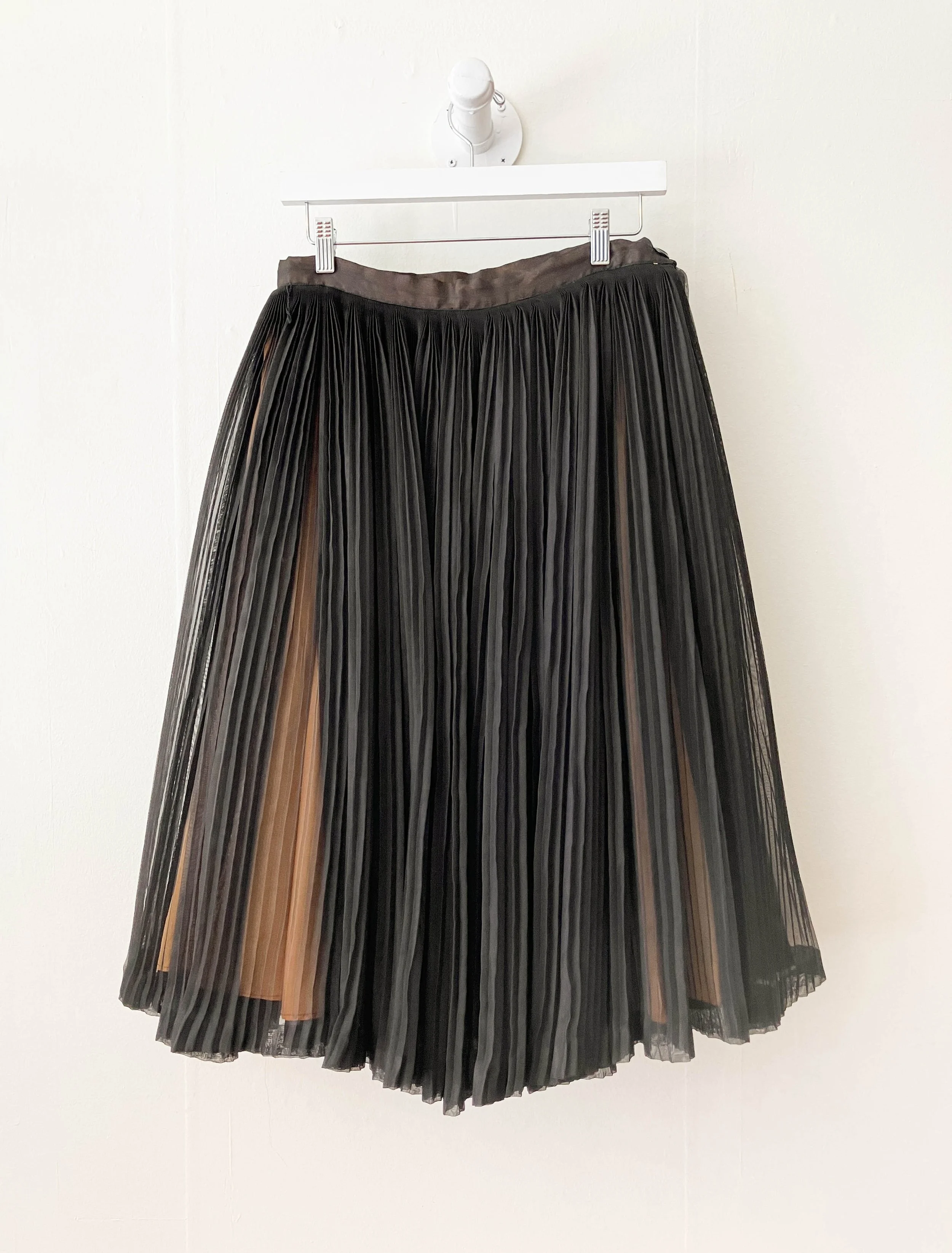 plisse skirt (1 of 3).jpg