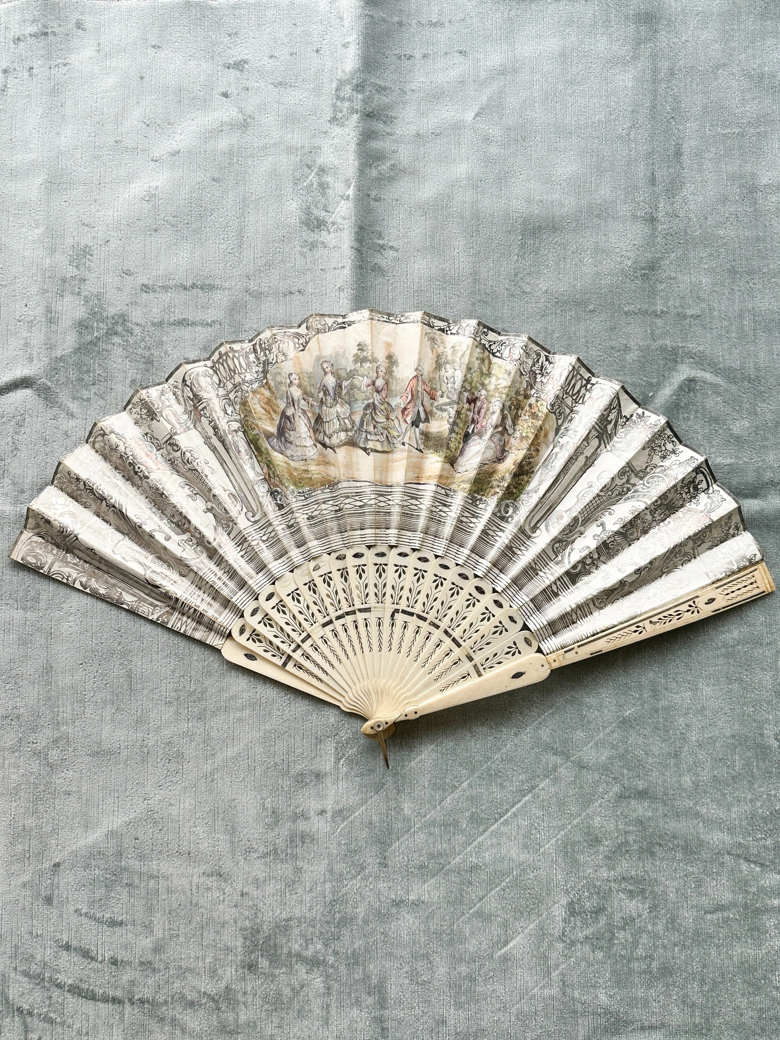 antique fan (1 of 3).jpg