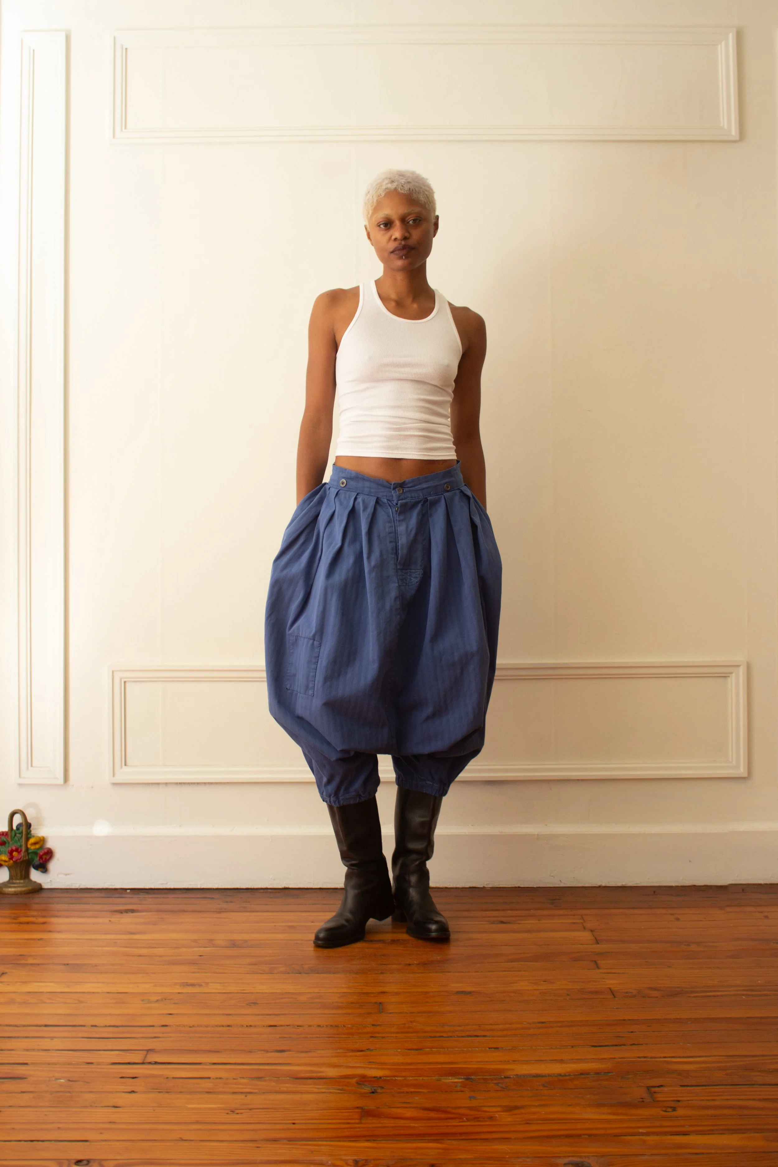 drop crotch pants (3 of 4).jpg