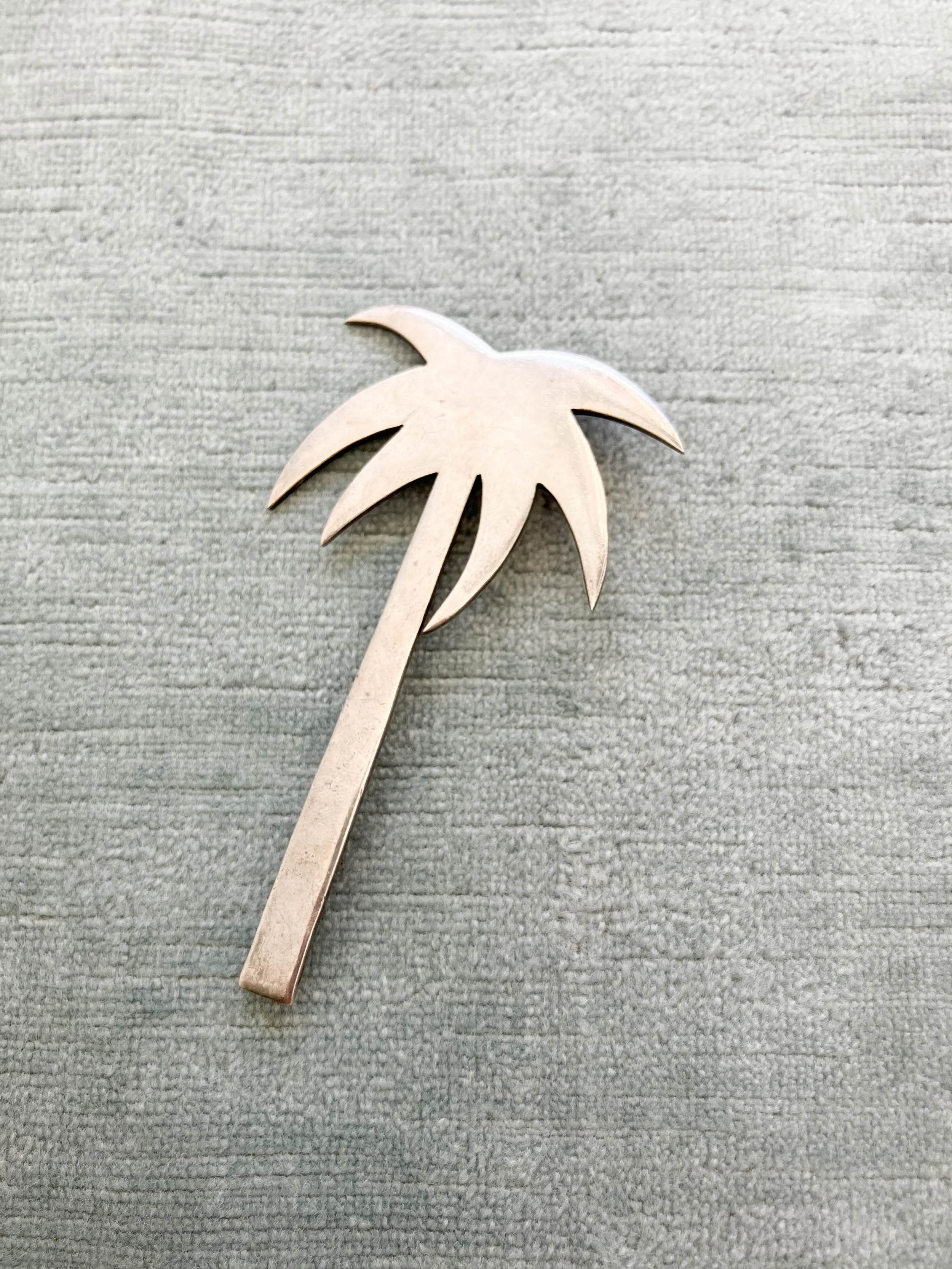 palm tree pin (1 of 3).jpg