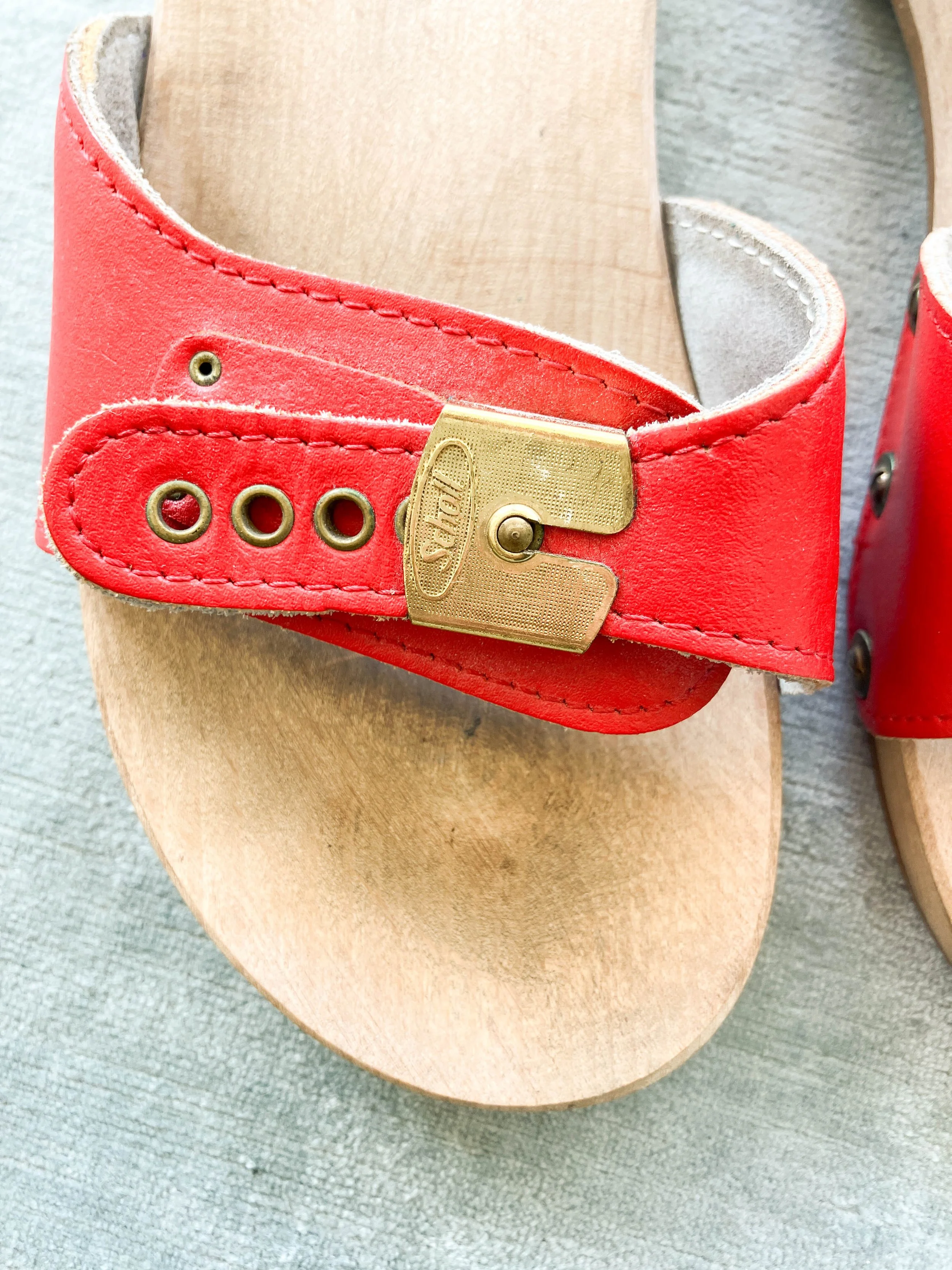 doctor scholls red (2 of 8).jpg