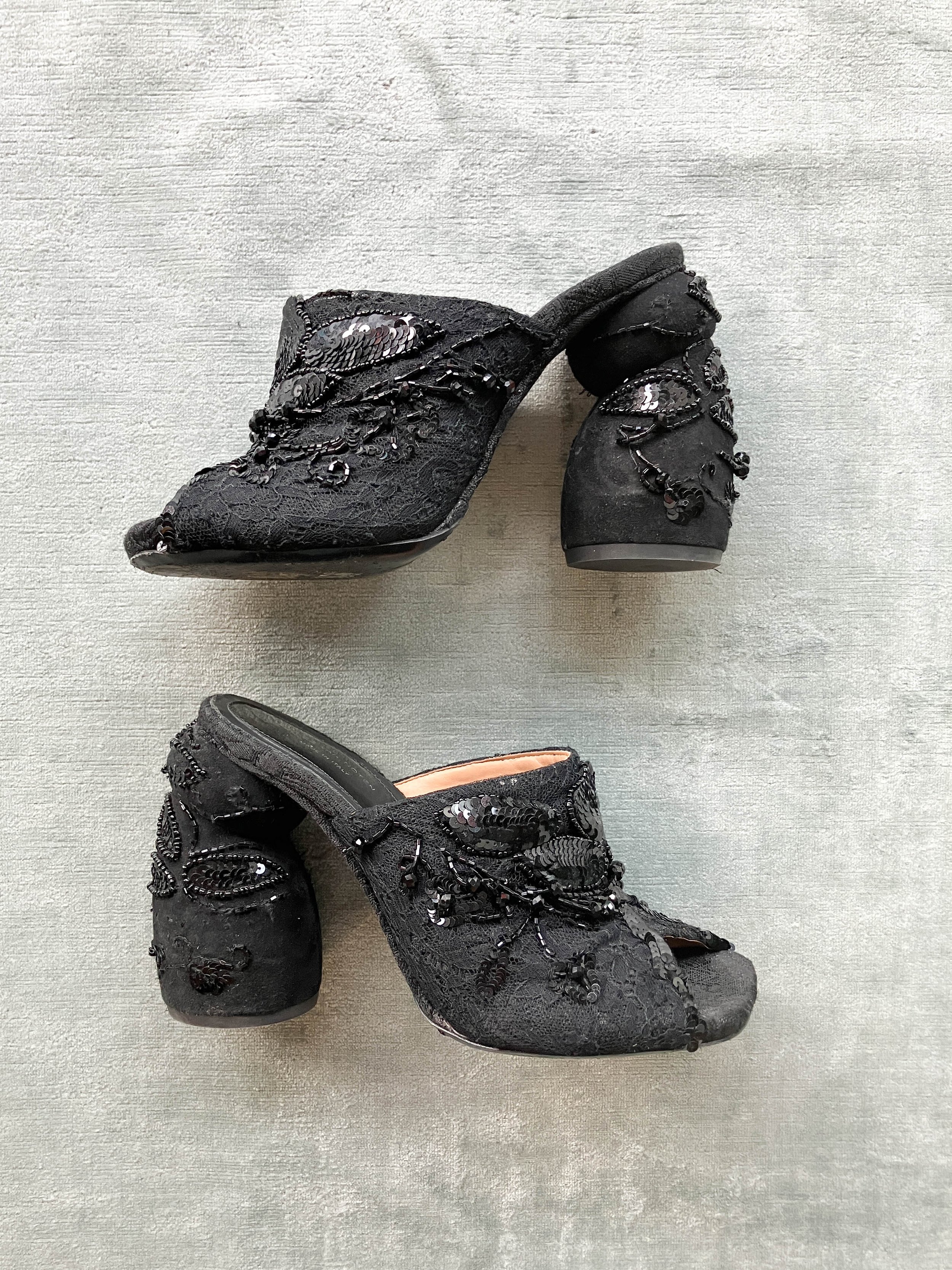 dries shoes (3 of 5).jpg