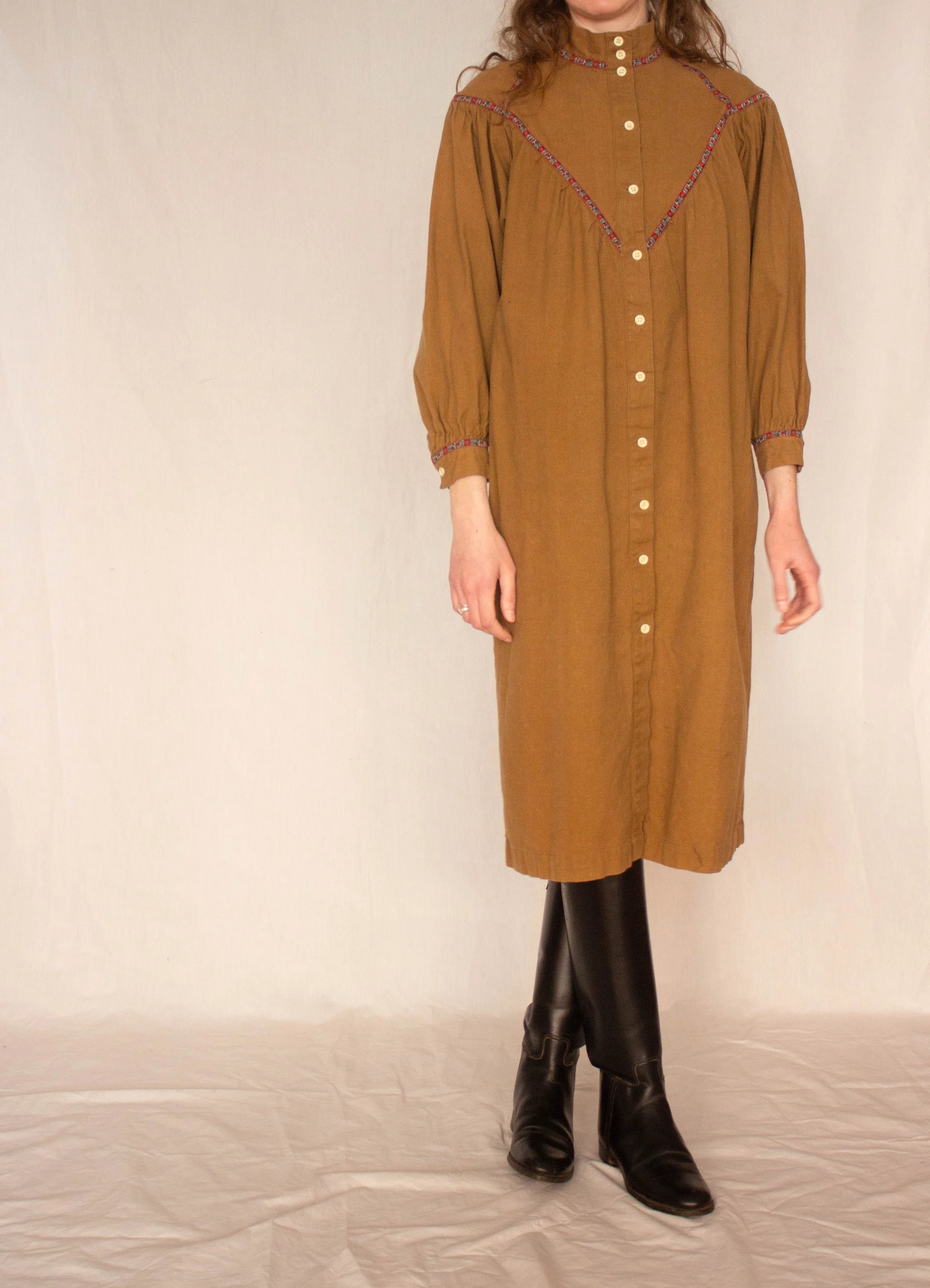 swiss trim dress (4 of 5).jpg