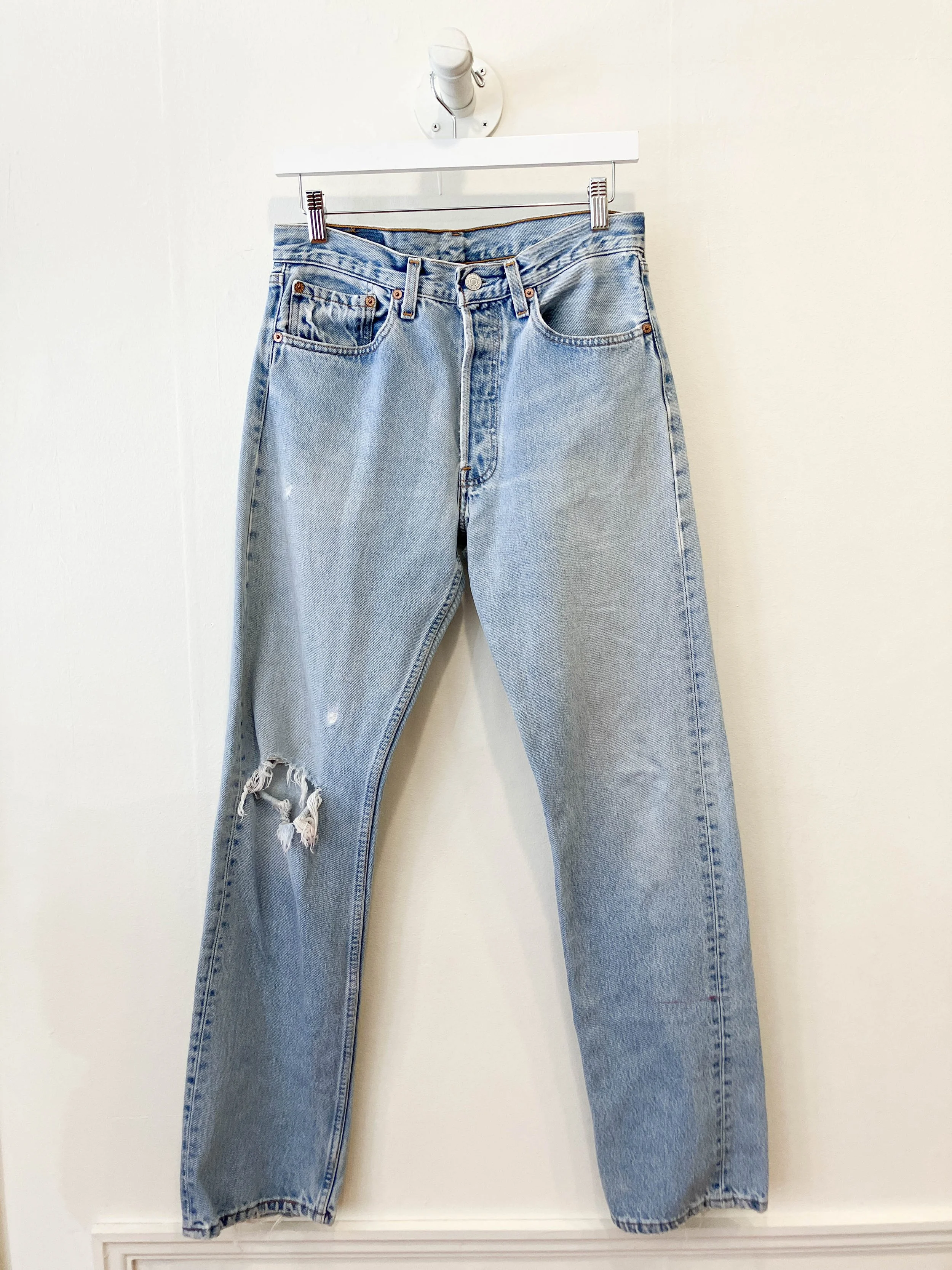 levis with knee (1 of 9).jpg