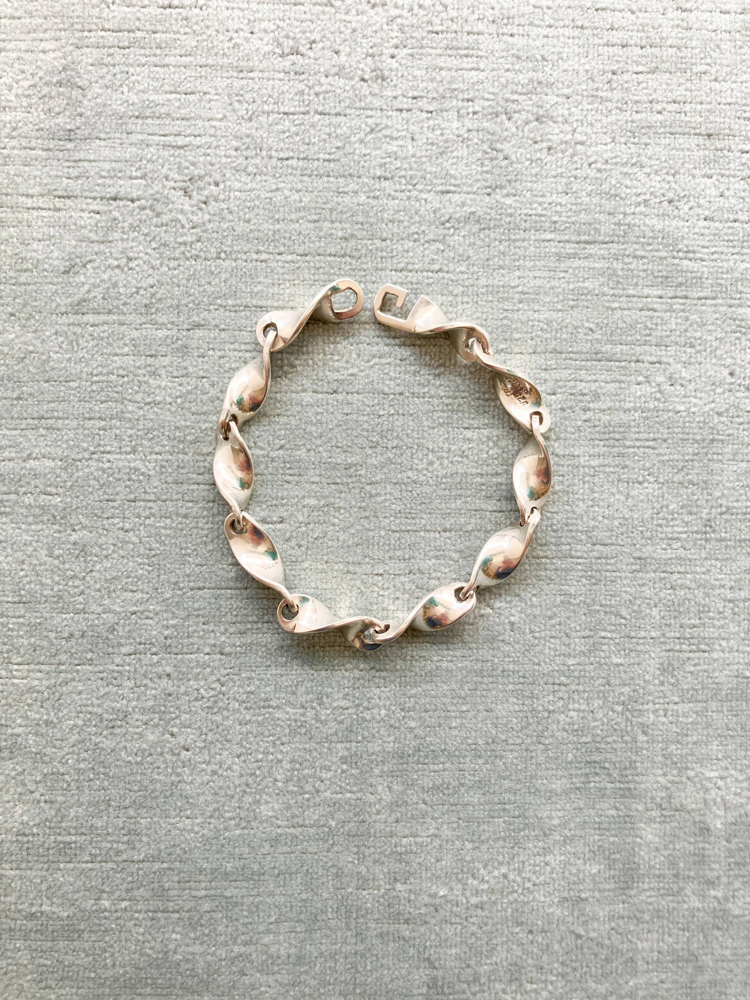 twist link (1 of 5).jpg