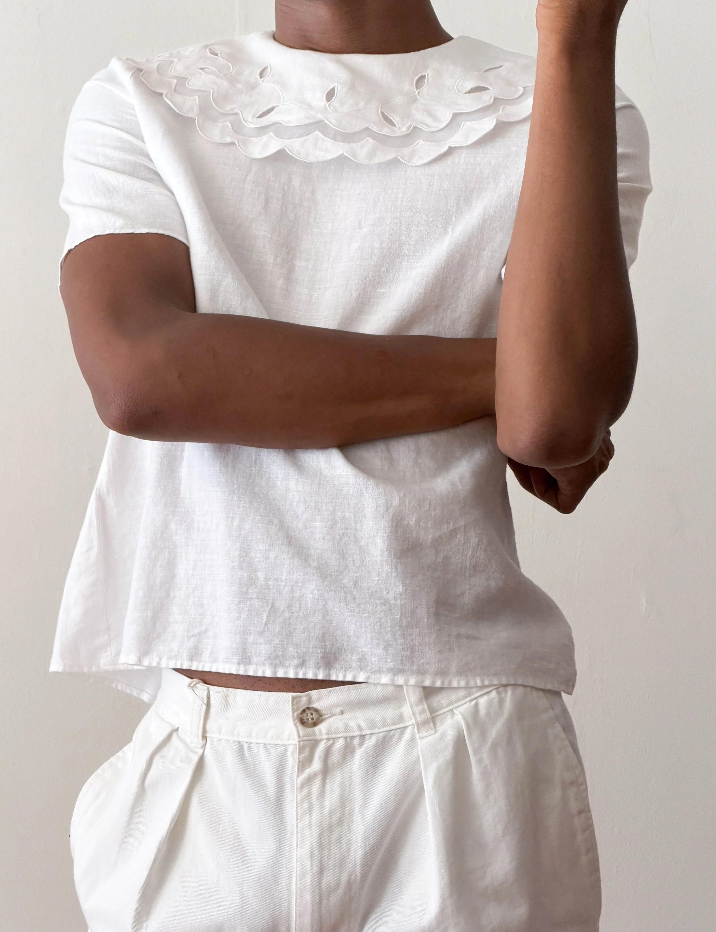scalloped collar (2 of 4).jpg