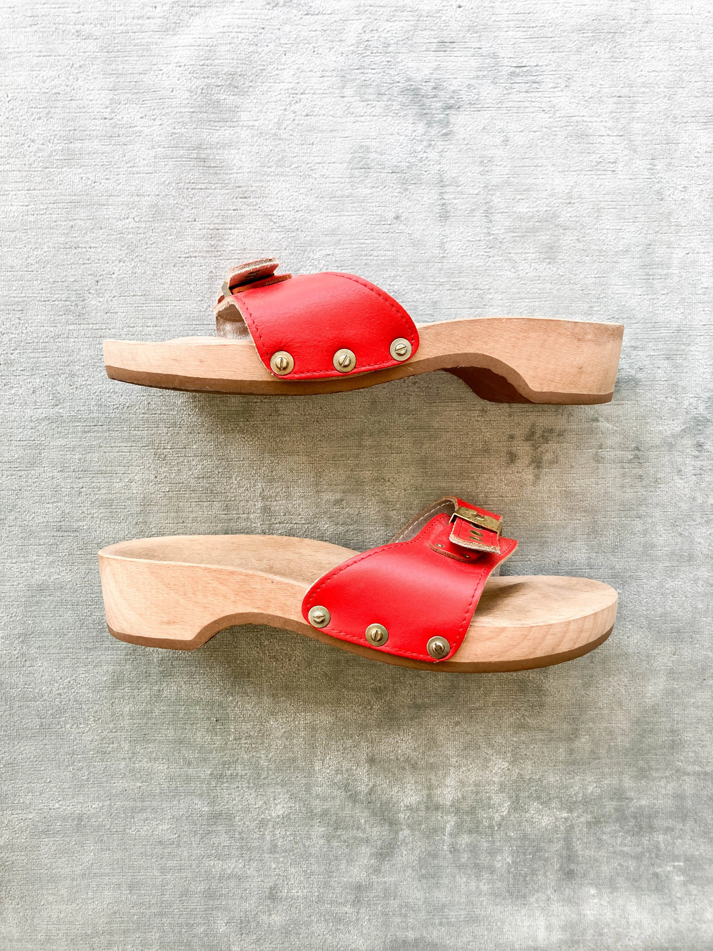 doctor scholls red (5 of 8).jpg