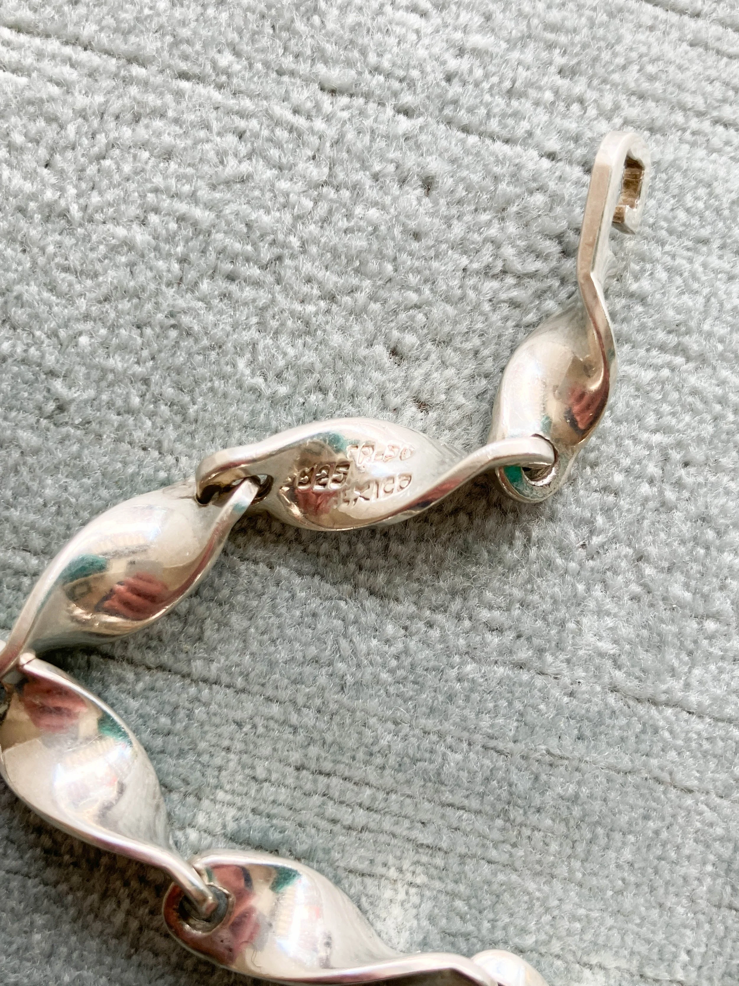 twist link (3 of 5).jpg
