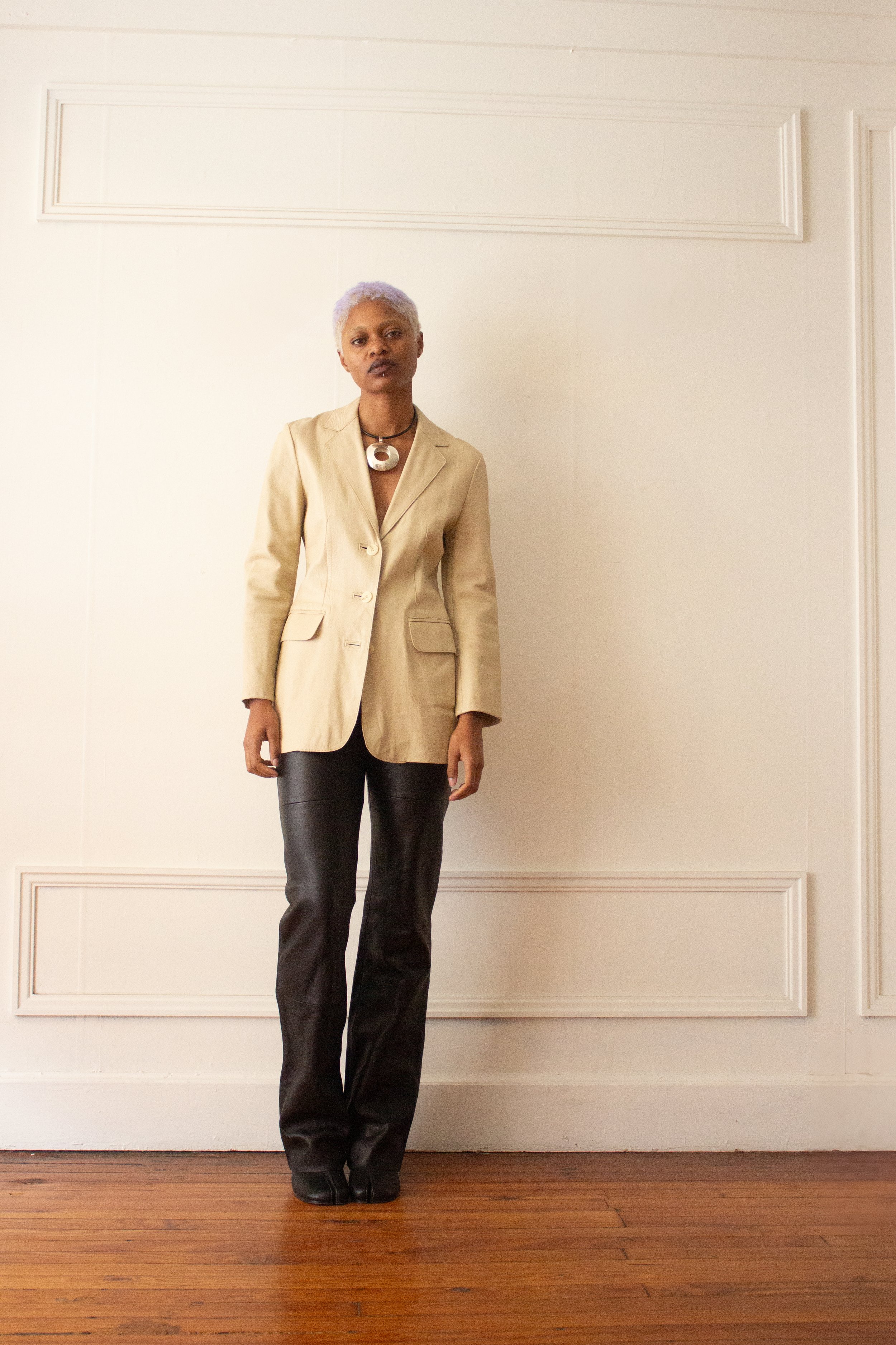 creme leather suit (3 of 5).jpg