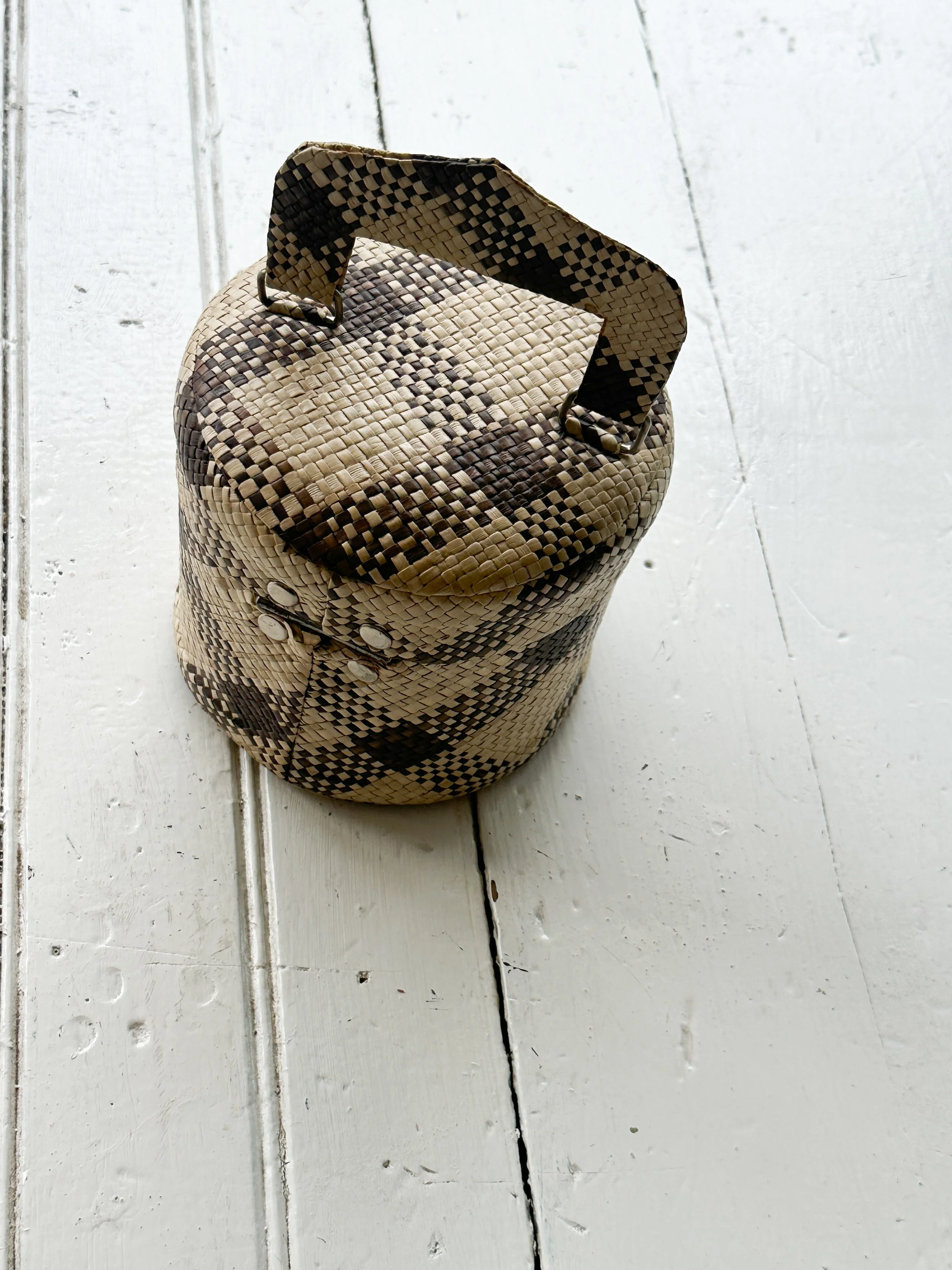 straw bag (2 of 4).jpg